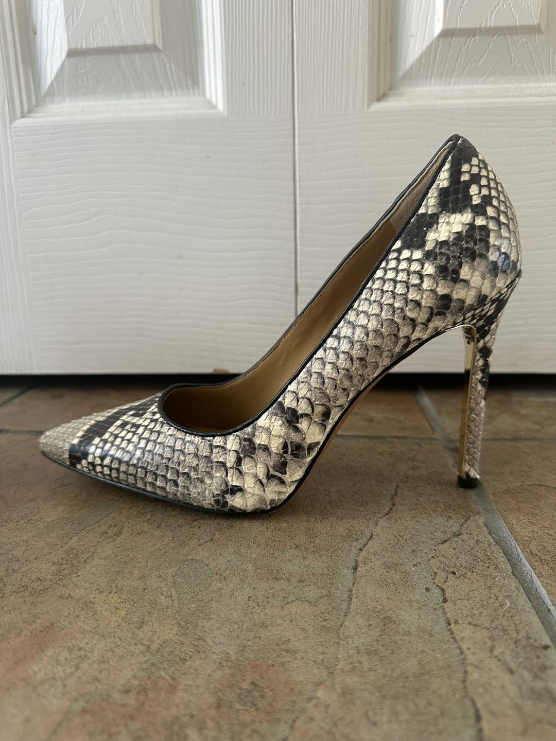 NEW Tory Burch Elana Snake Print Leather Pumps Size 7 - photo 3