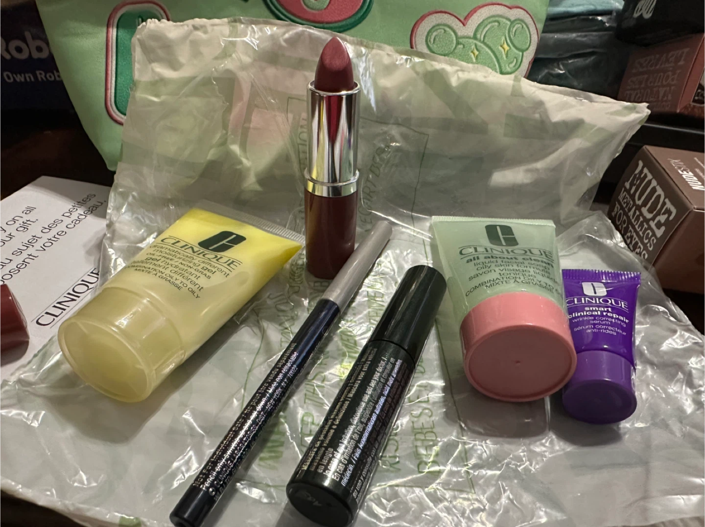 Clinique "Happy Skin Best Face Forward" 7-Piece Gift Set - photo 3