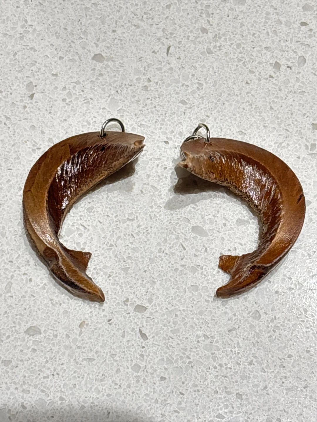 🧡 dolphin coconut husk earrings from Grenada - photo 2