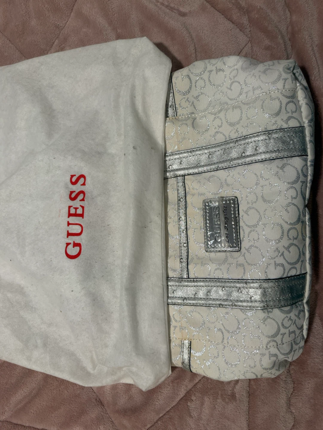 Brand New - never used - Guess Monogram Bag - photo 3
