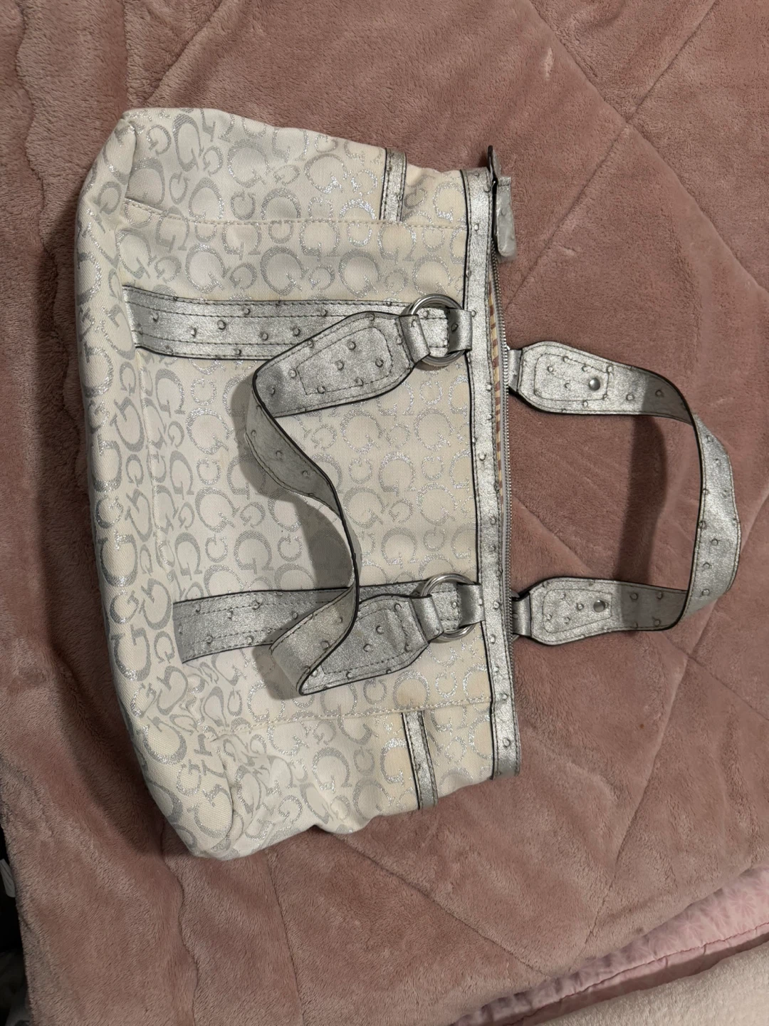 Brand New - never used - Guess Monogram Bag - photo 2