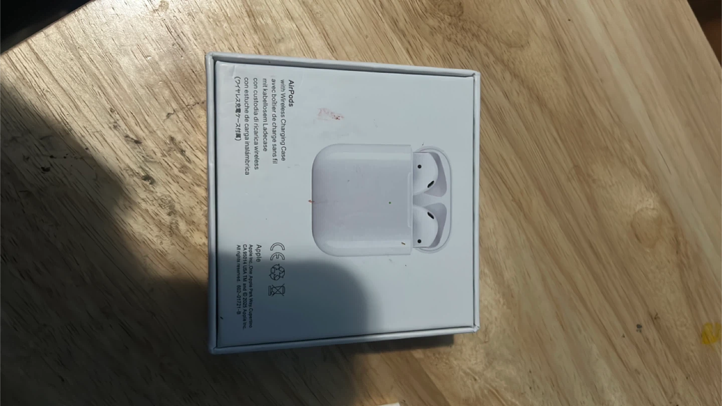 Apple AirPods - photo 2