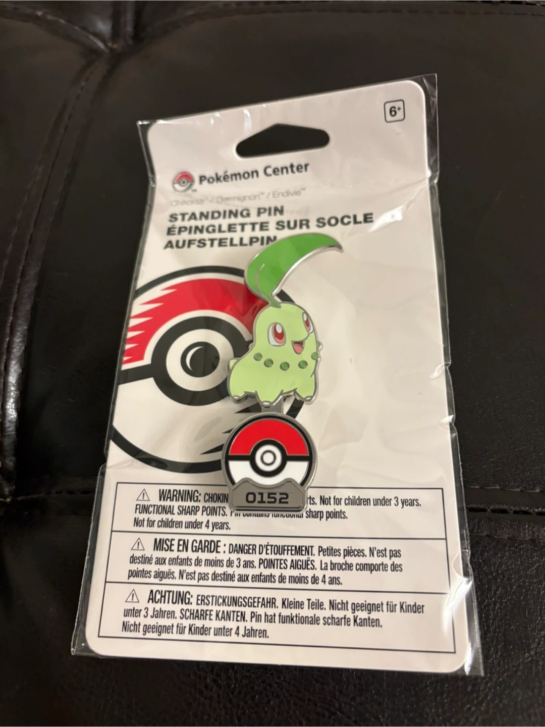 Pokémon Gallery Pins: Chikorita Standing Pin
