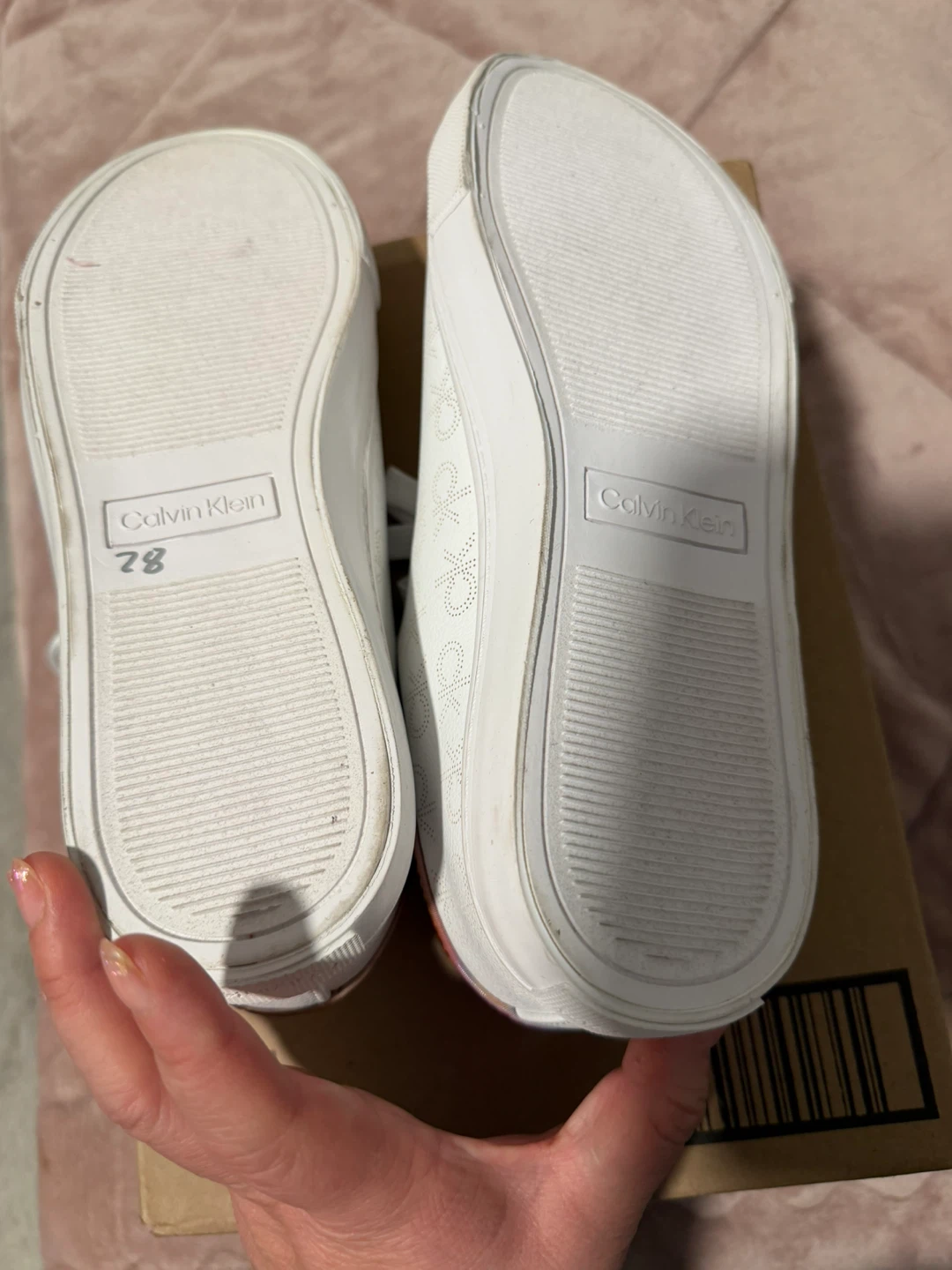 Calvin Klein - women’s size 9 sneakers - photo 4