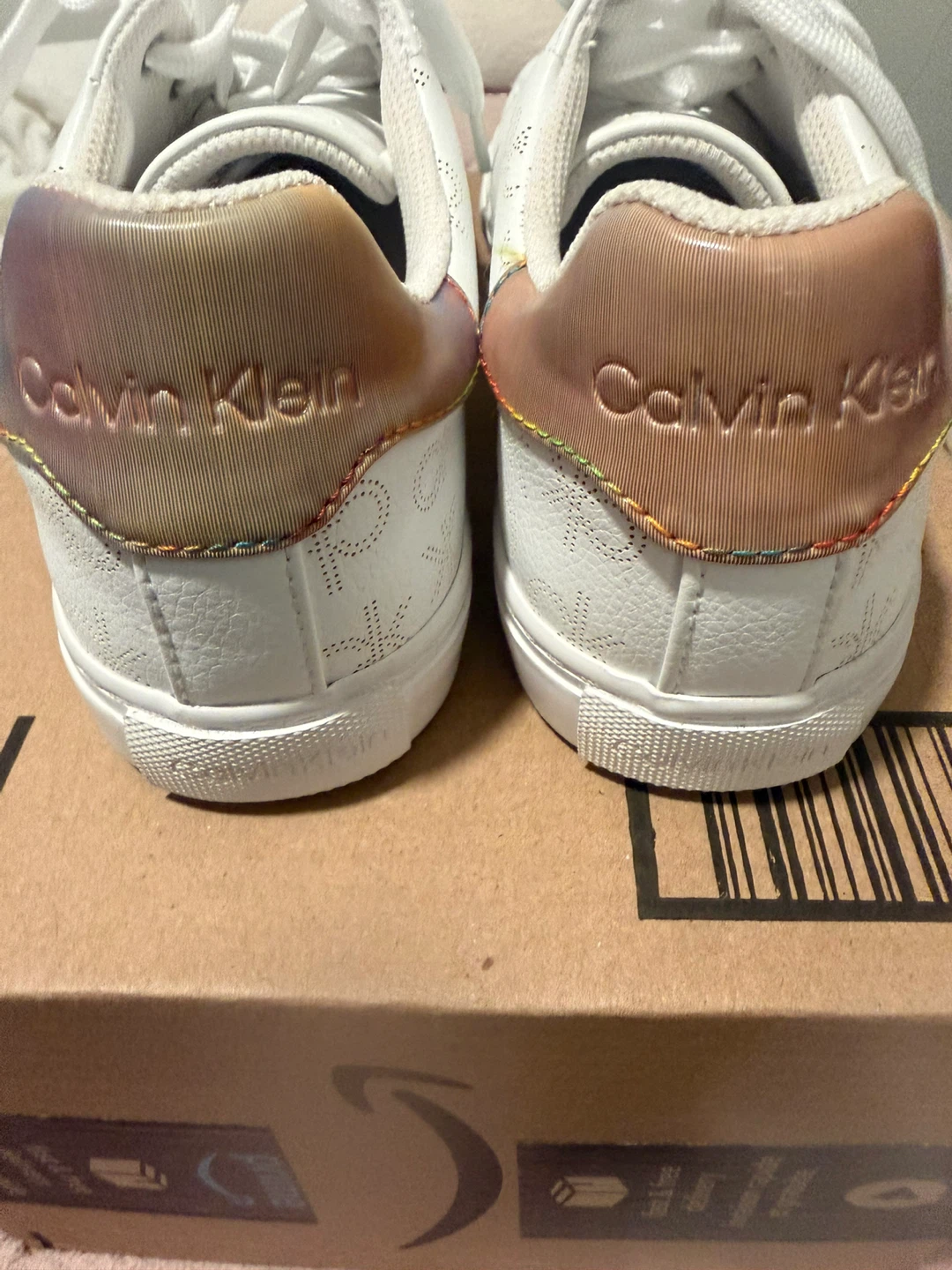 Calvin Klein - women’s size 9 sneakers - photo 2