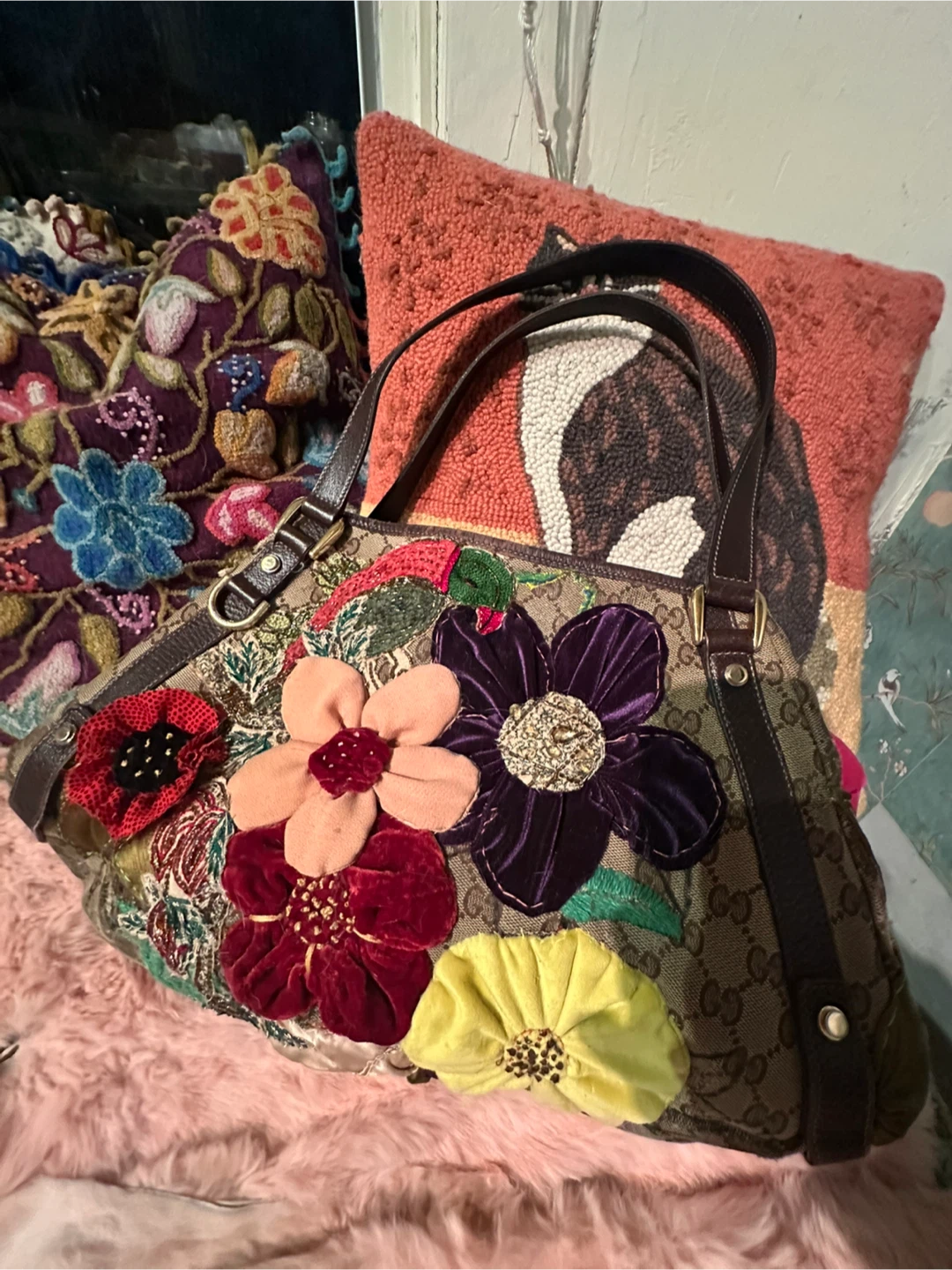 Gucci Monogram Canvas Floral Appliqué Shoulder Bag - photo 2