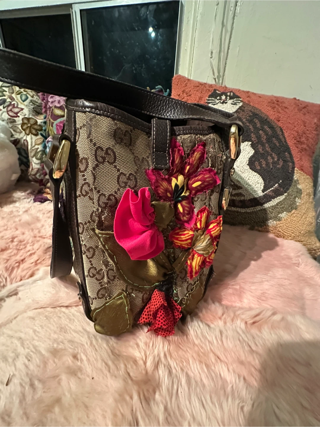 Gucci Monogram Canvas Floral Appliqué Shoulder Bag - photo 5