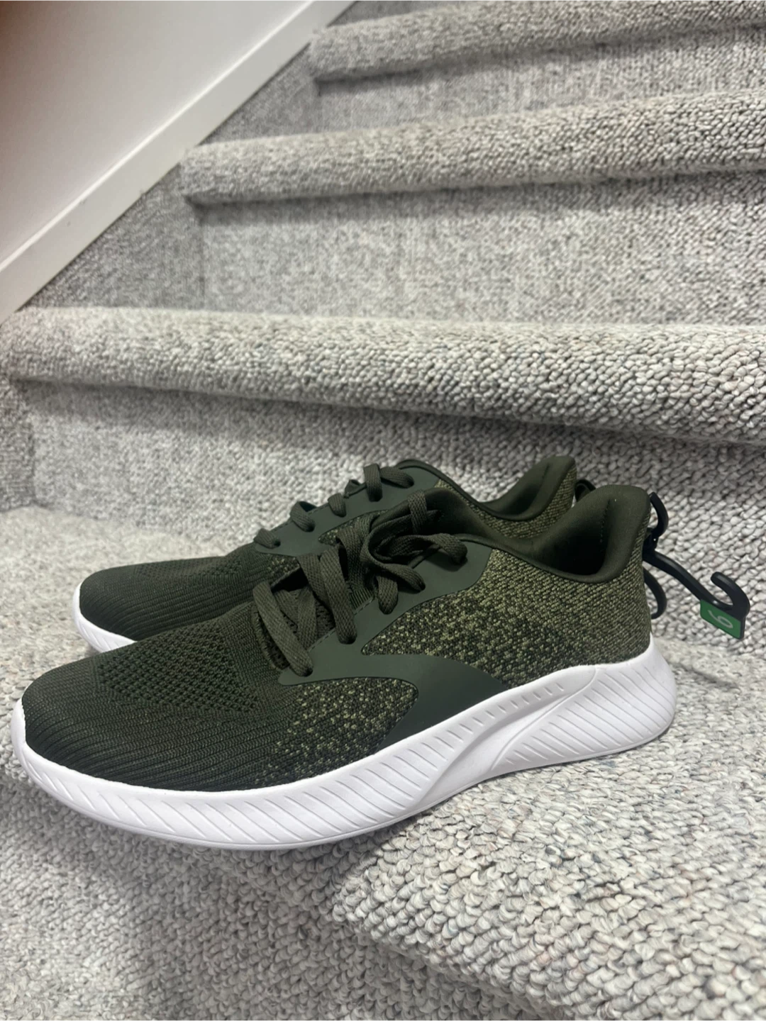 Men's Athletic Shoes Size 9 - photo 2