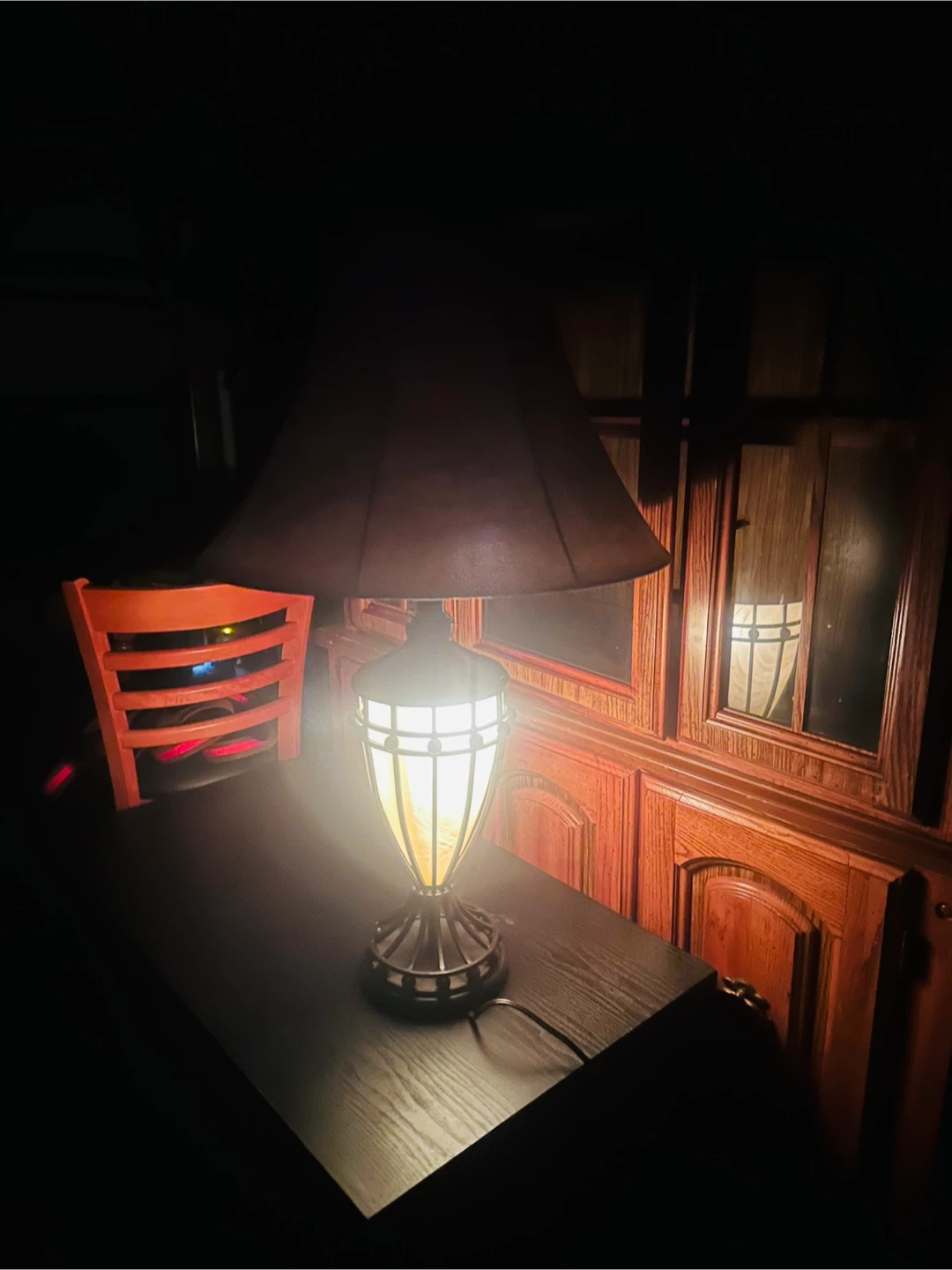 Table Lamp with Decorative Base and Tan Shade - photo 2