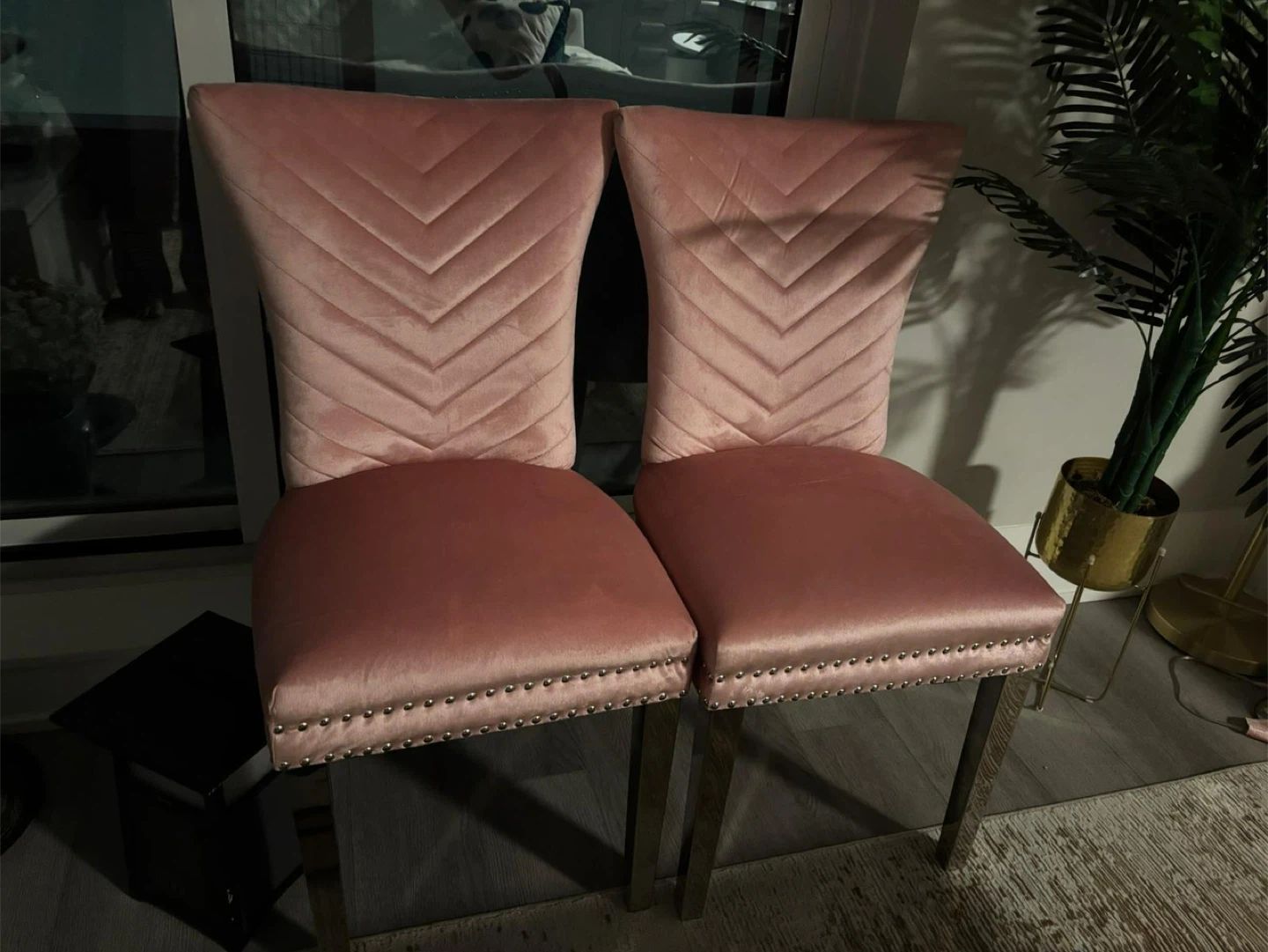 Set of 2 Pink Velvet Accent Chairs - photo 3