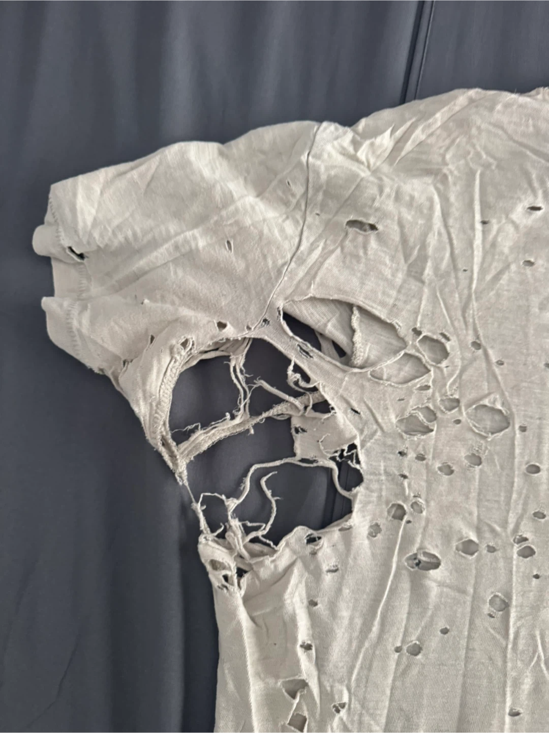Vintage Men's Levi’s Distressed T-Shirt - photo 5