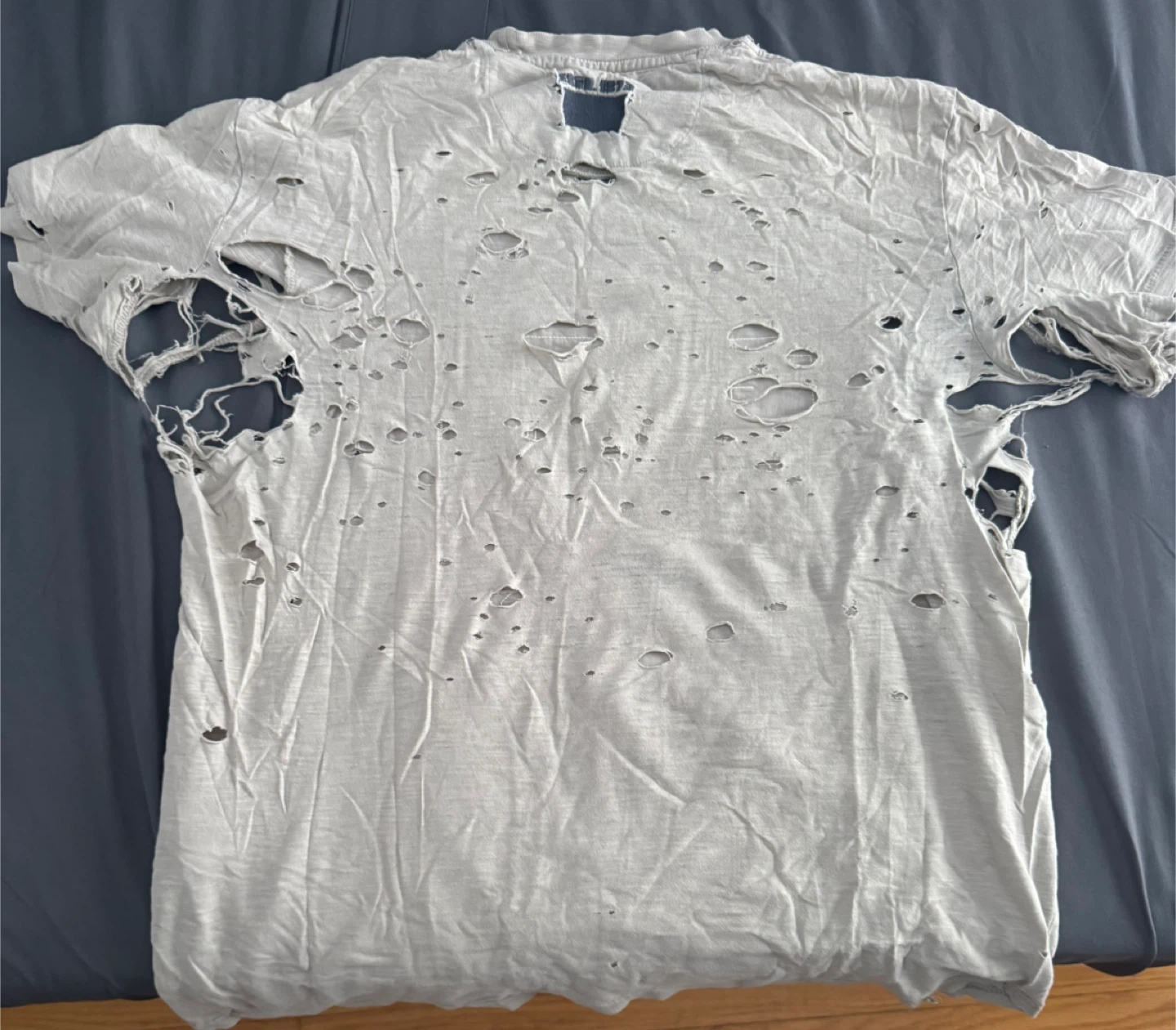 Vintage Men's Levi’s Distressed T-Shirt - photo 4