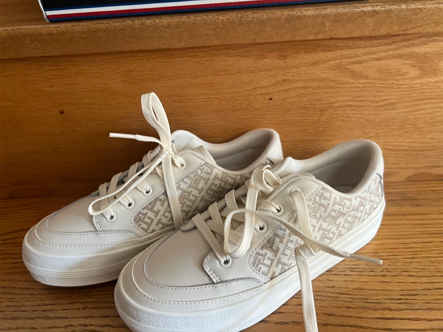 Tommy Hilfiger Women's Sneakers 7.5 US / 38 EU - Ivory Petal - photo 2