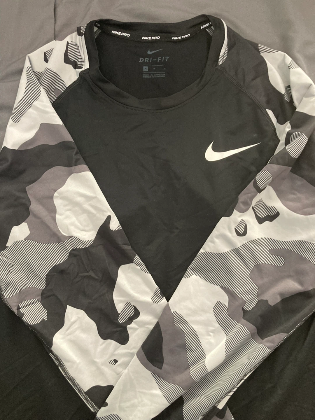 Nike Pro Dri-FIT Long Sleeve Camo Shirt Men's Medium