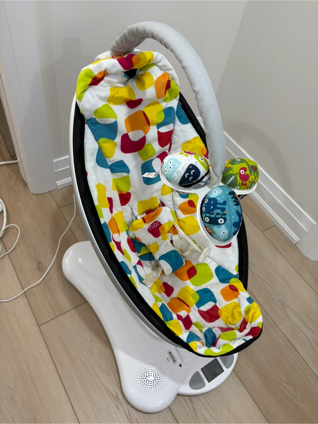 4moms mamaRoo Baby Swing with newborn insert - photo 2