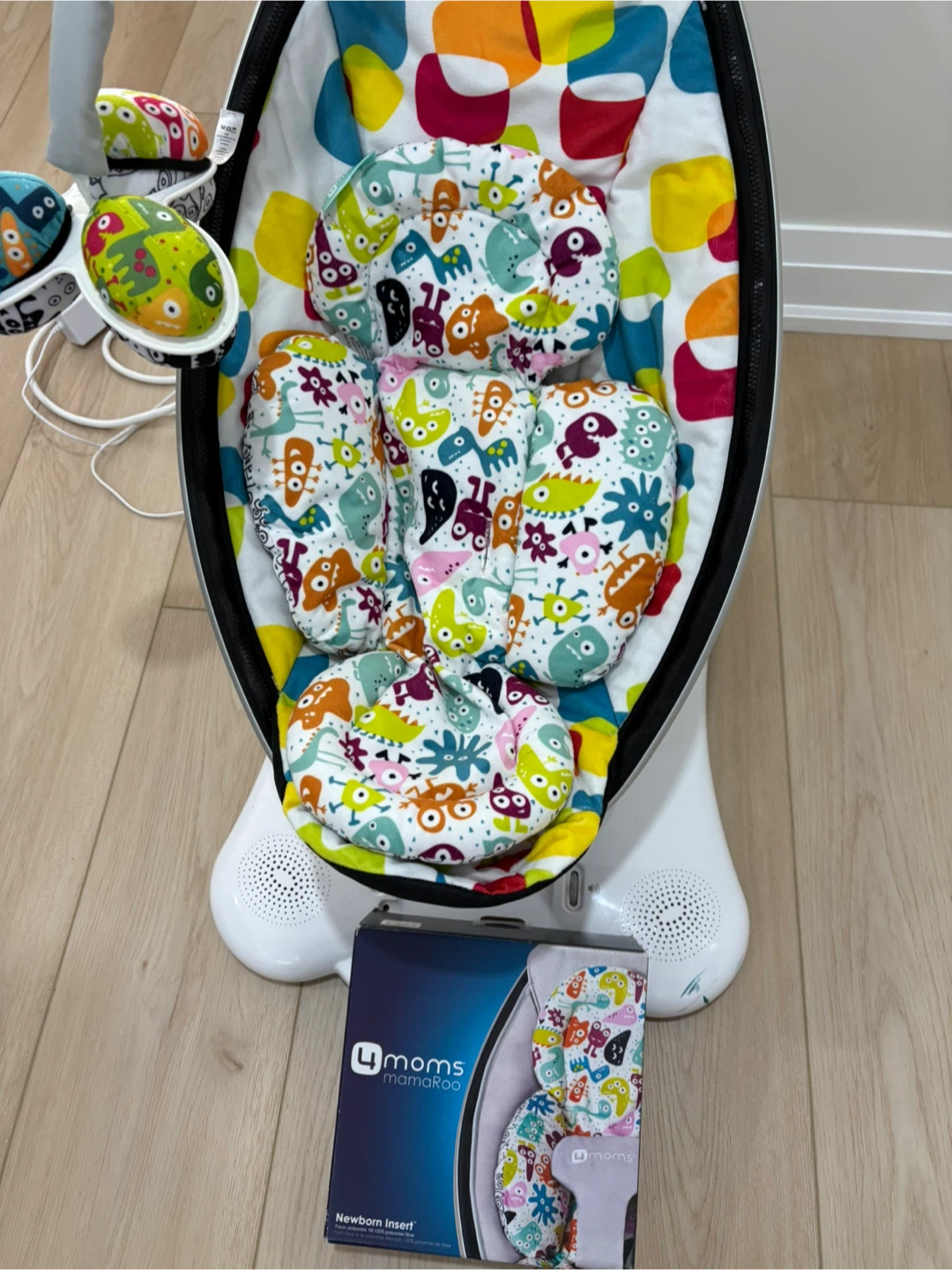 4moms mamaRoo Baby Swing with newborn insert - photo 3