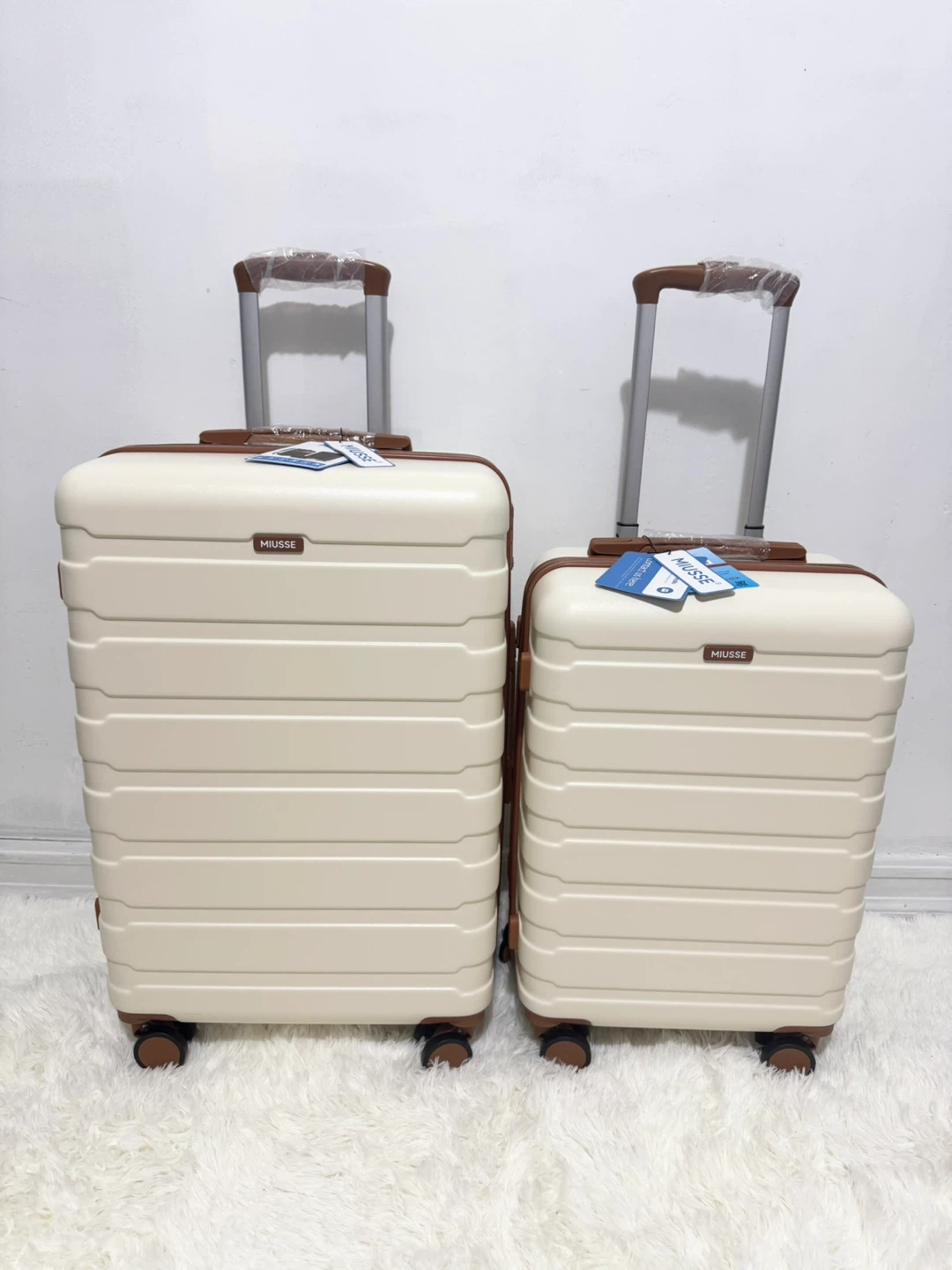 Brand New Miusse Luggage Set - 24inch,20inch