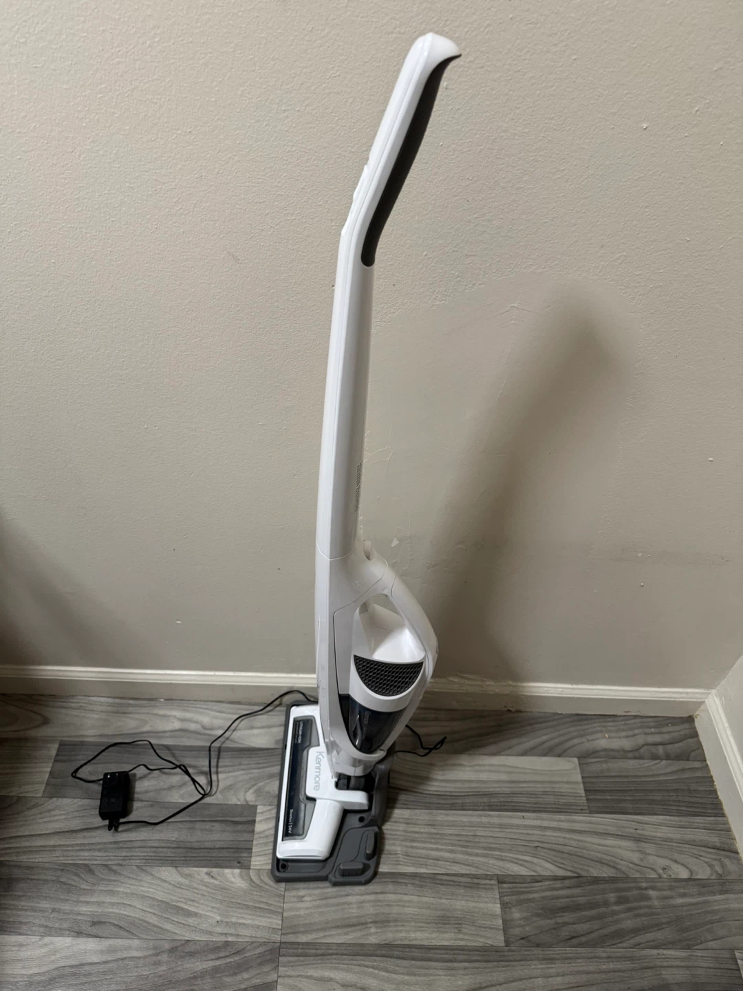 Kenmore Cordless Stick Vacuum 24V - photo 2