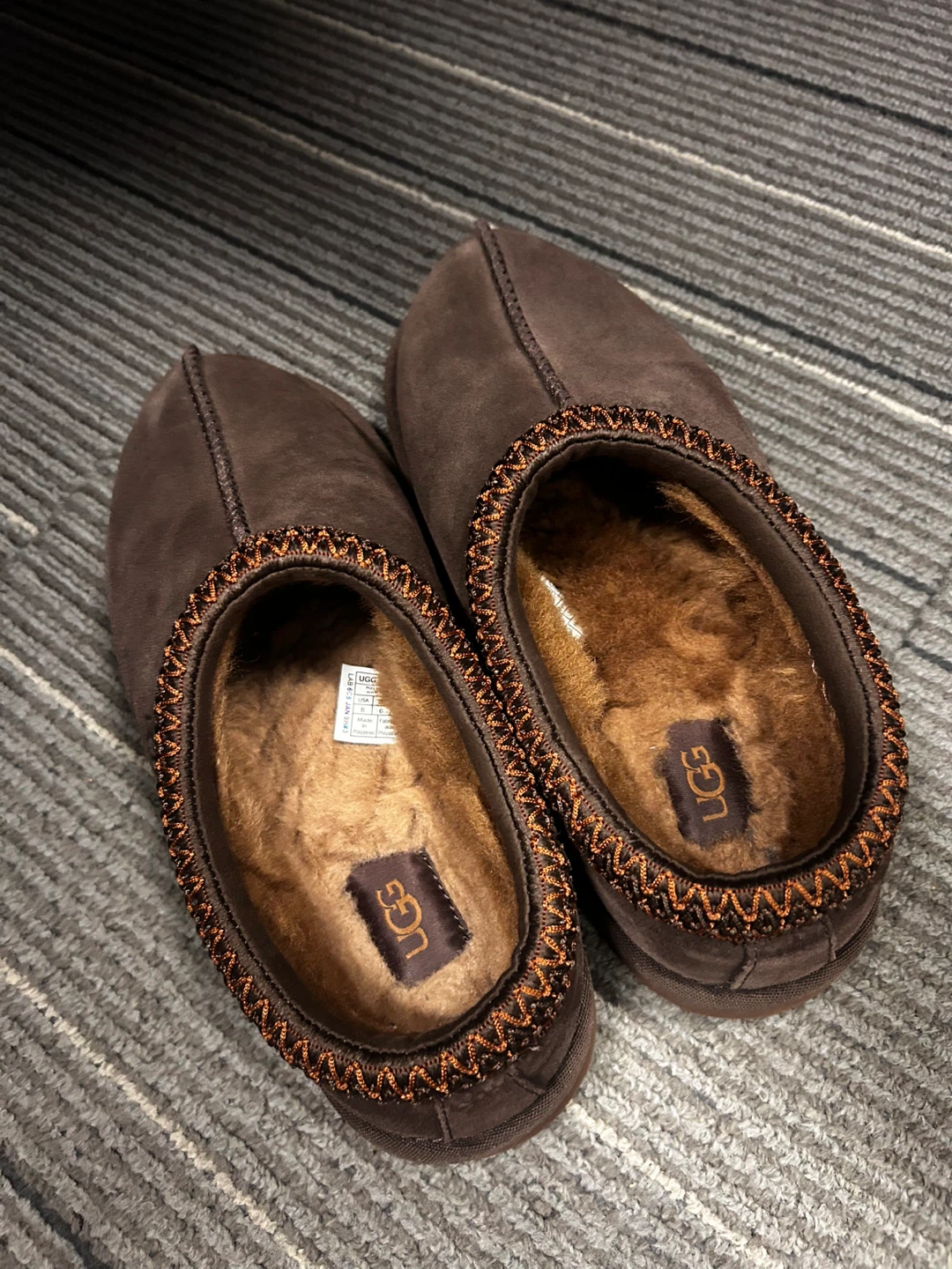 UGG Women's Brown Shearling Slippers Size 8 - photo 2