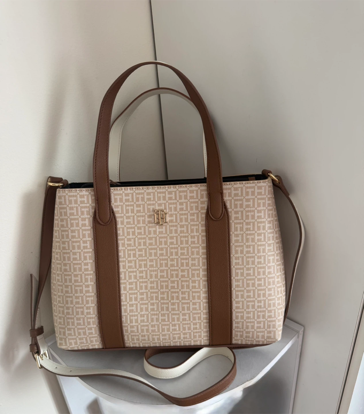 Tommy Hilfiger Tote Bag