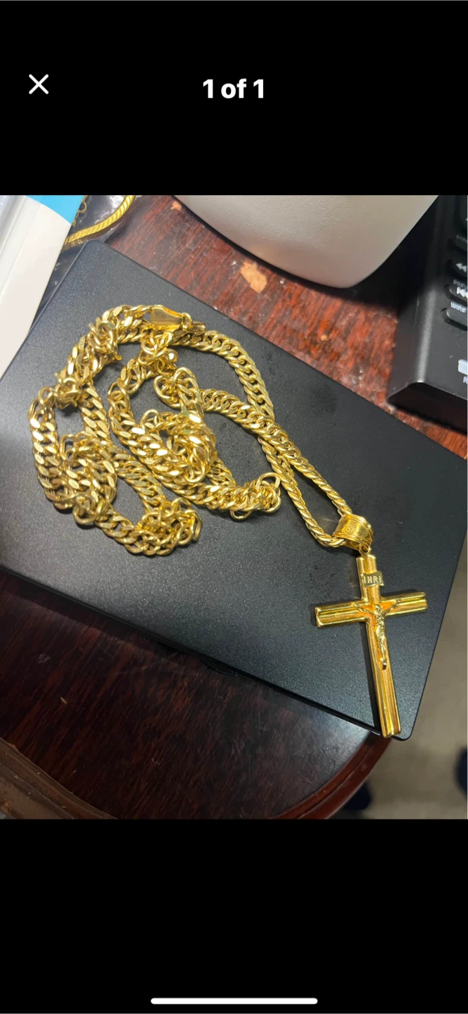 18k Gold Chain with Crucifix Pendant
