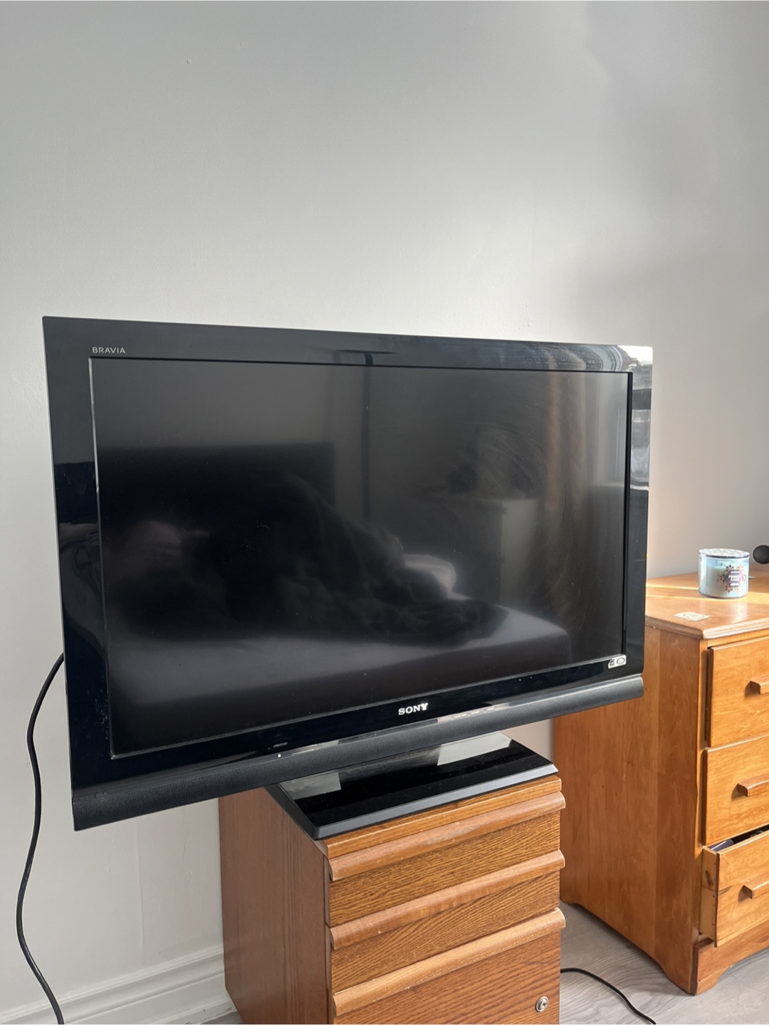 Sony TV 40’ w/ FREE hdmi cable