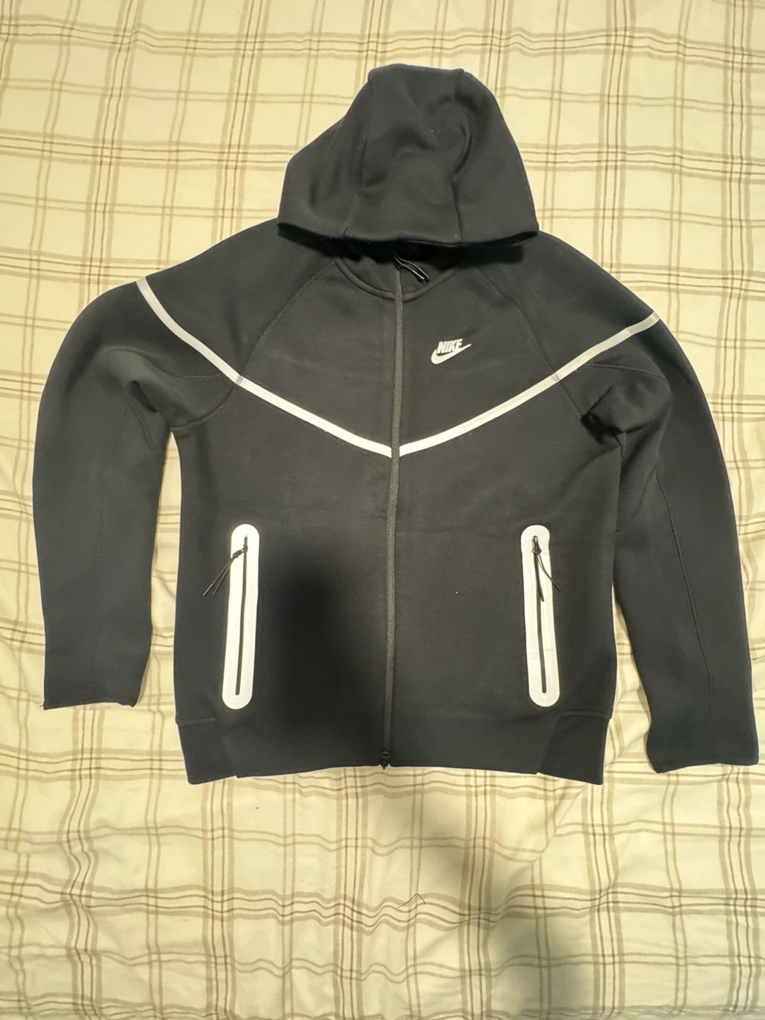 Nike Tech Fleece Full Zip Hoodie and Joggers Set