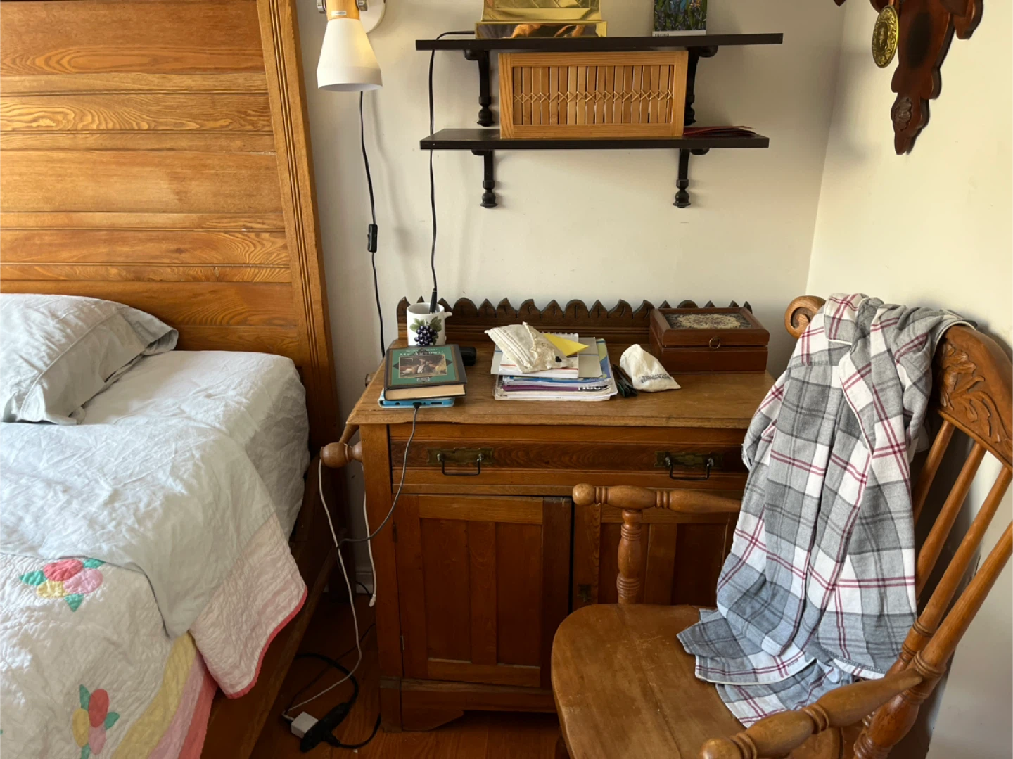 Antique Victoria Bedroom Set Eastlake - photo 3
