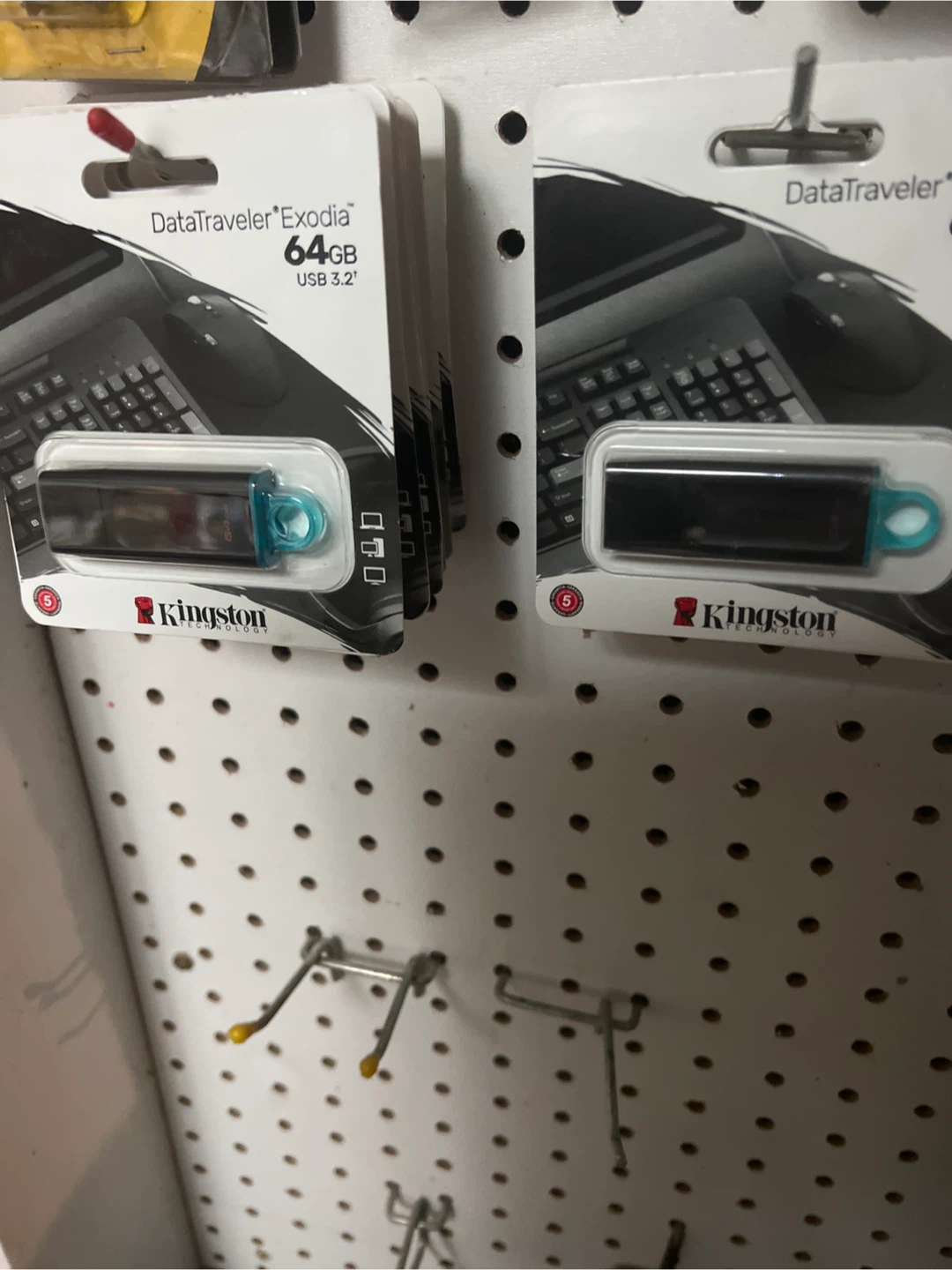Kingston DataTraveler Exodia 64GB USB 3.2 Flash Drive