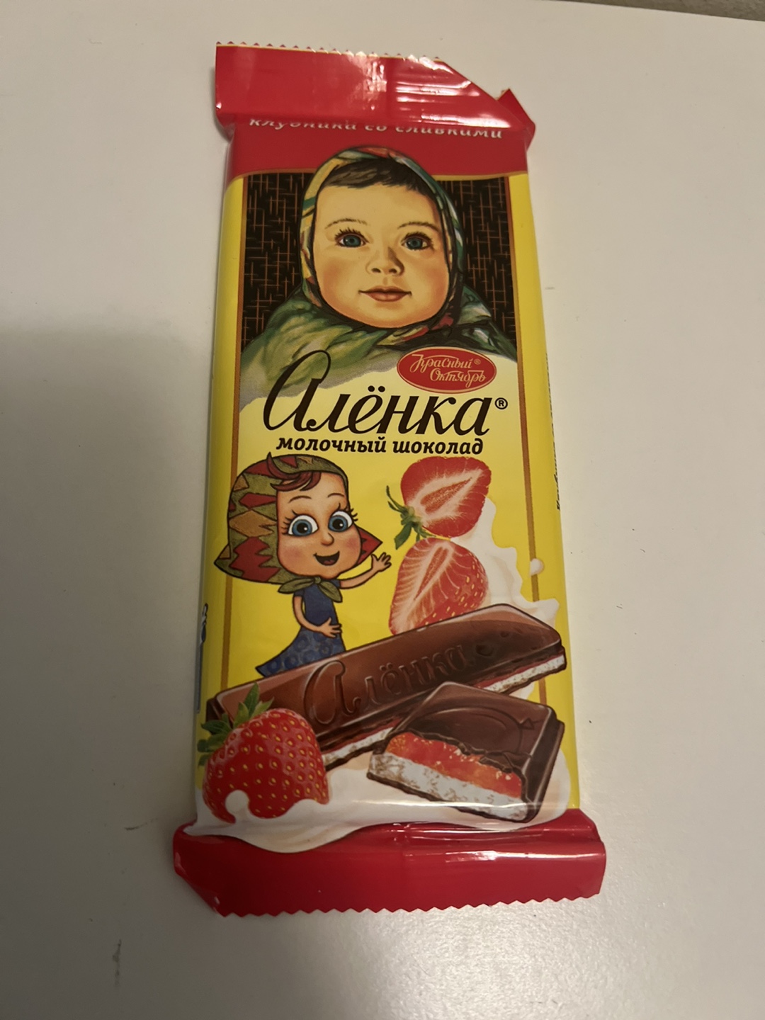 Alenka Strawberry Milk Chocolate Bar 87g