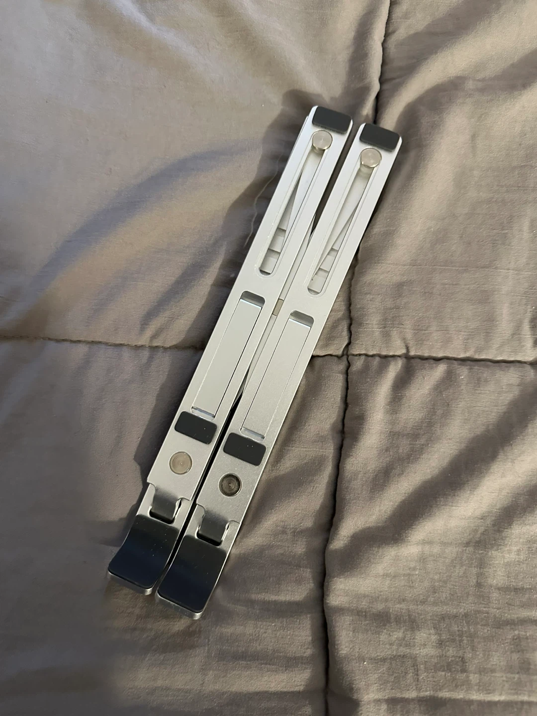 Adjustable Aluminum Laptop Stand - photo 3