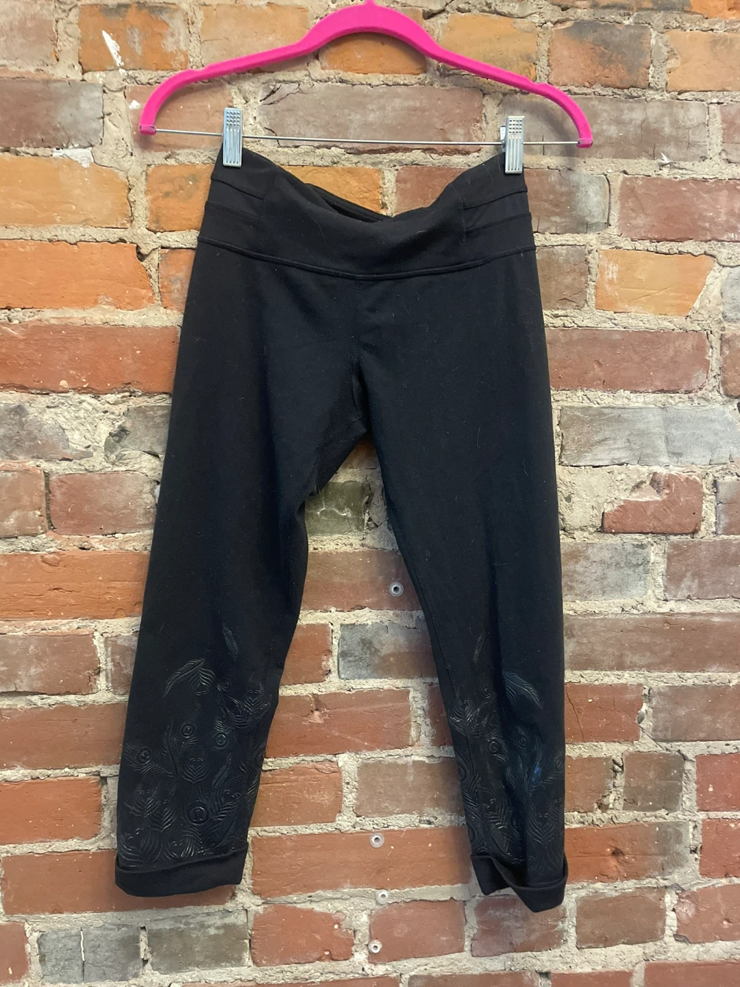 Lululemon Black Feather Print Crop Leggings