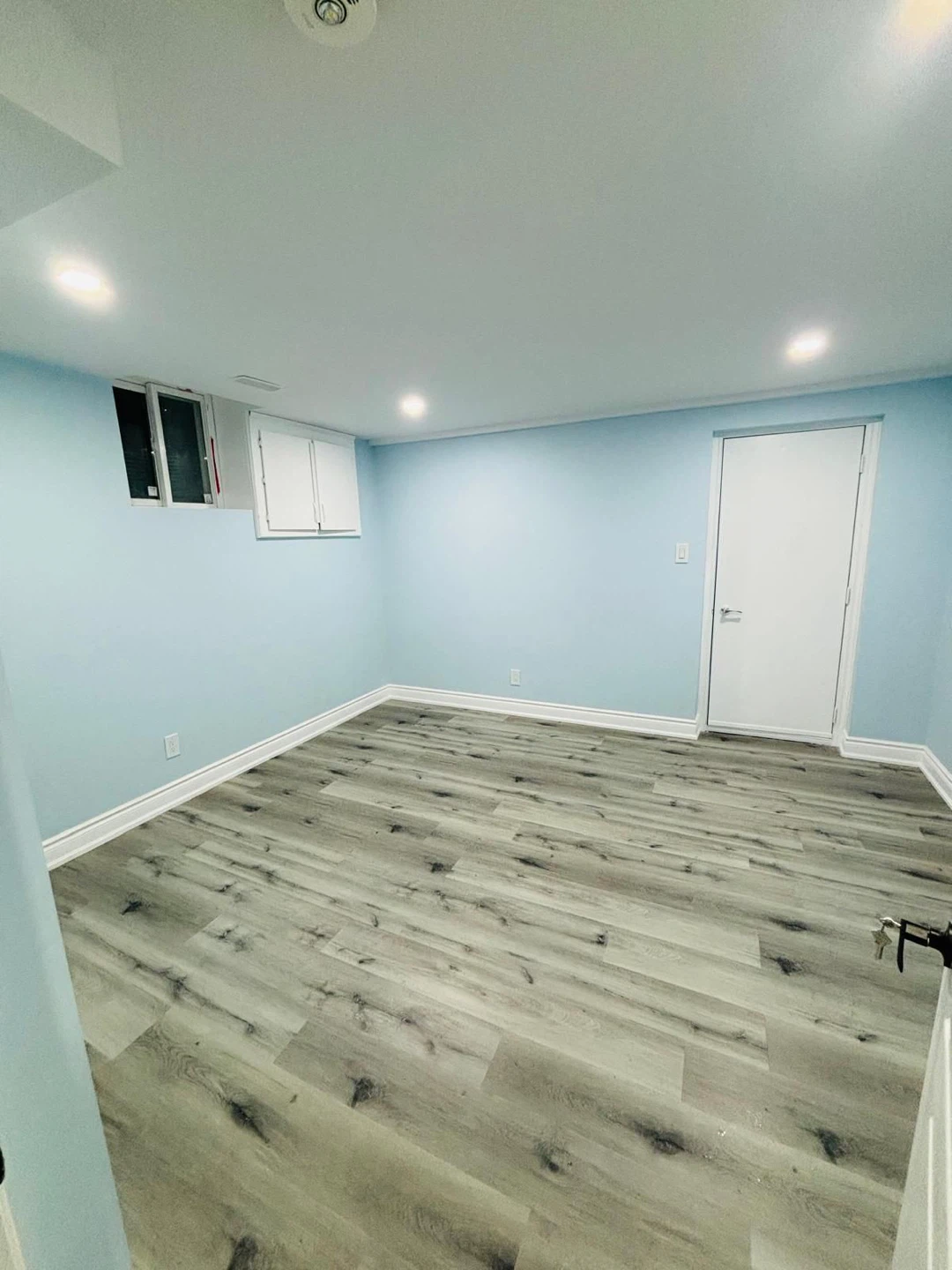 Full Basement Apartment for Rent - Downtown Brampton - photo 5