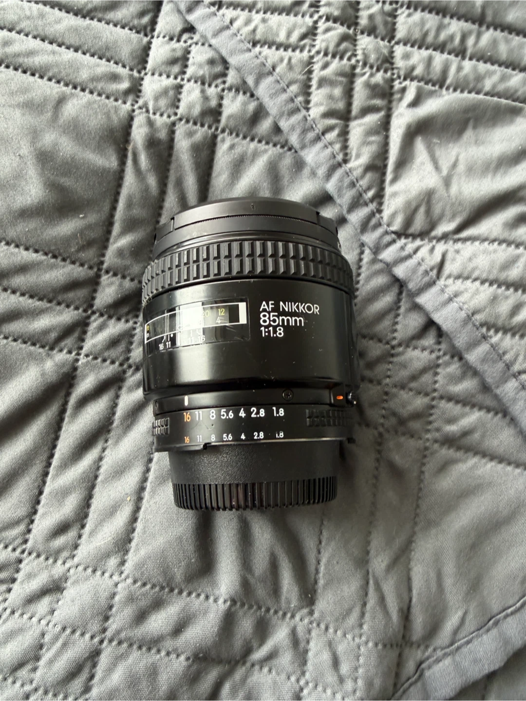Nikon AF Nikkor 85mm f/1.8 Prime Lens