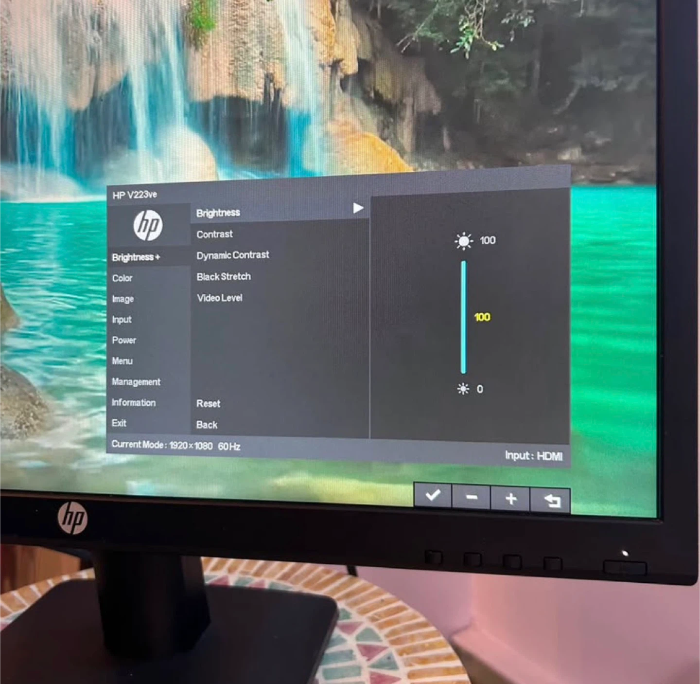 HP 21.5” Full HD Color Monitor Great Condition V223VE - photo 2