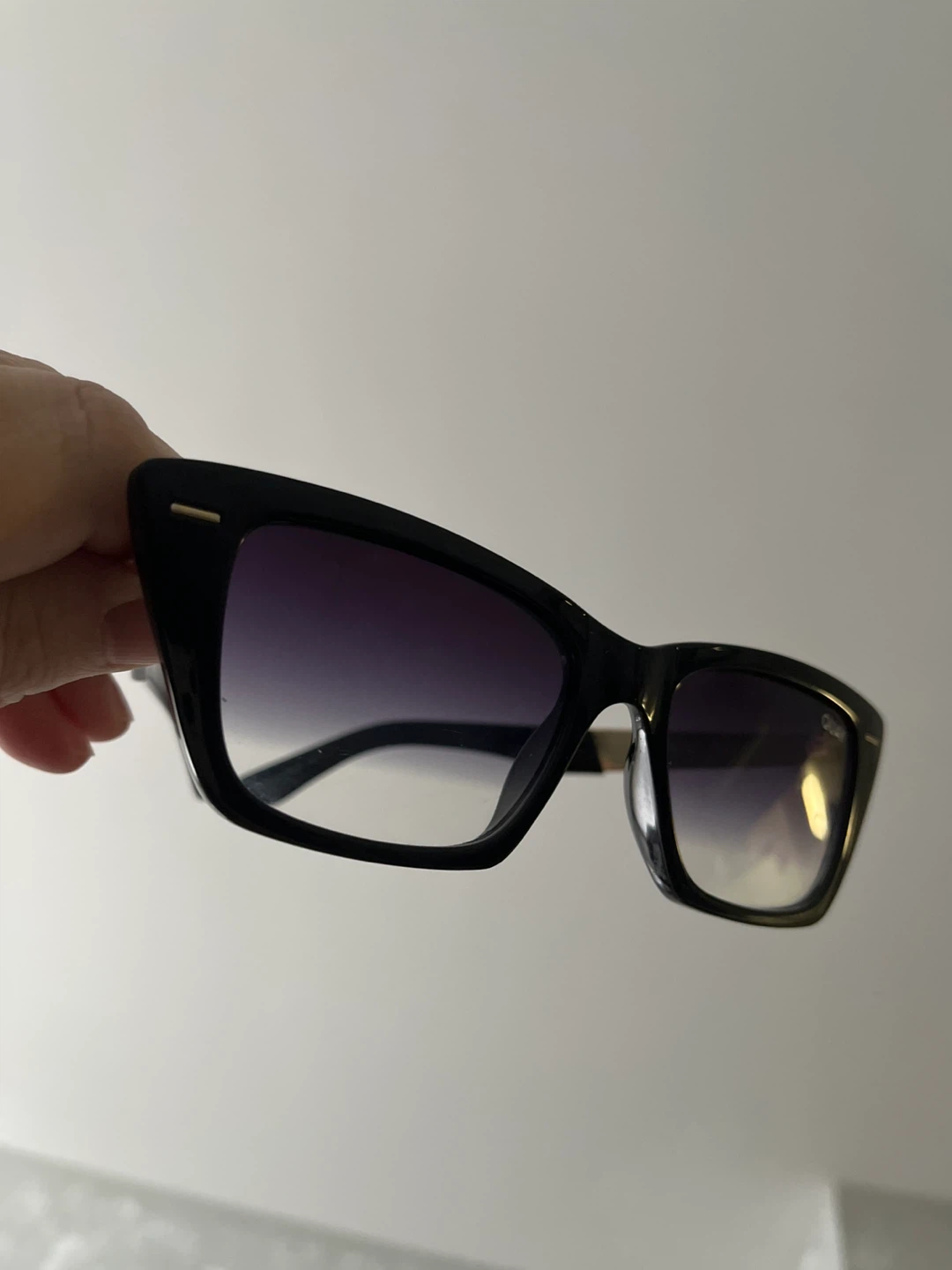 QUAY black sunglasses. Cash Only Please