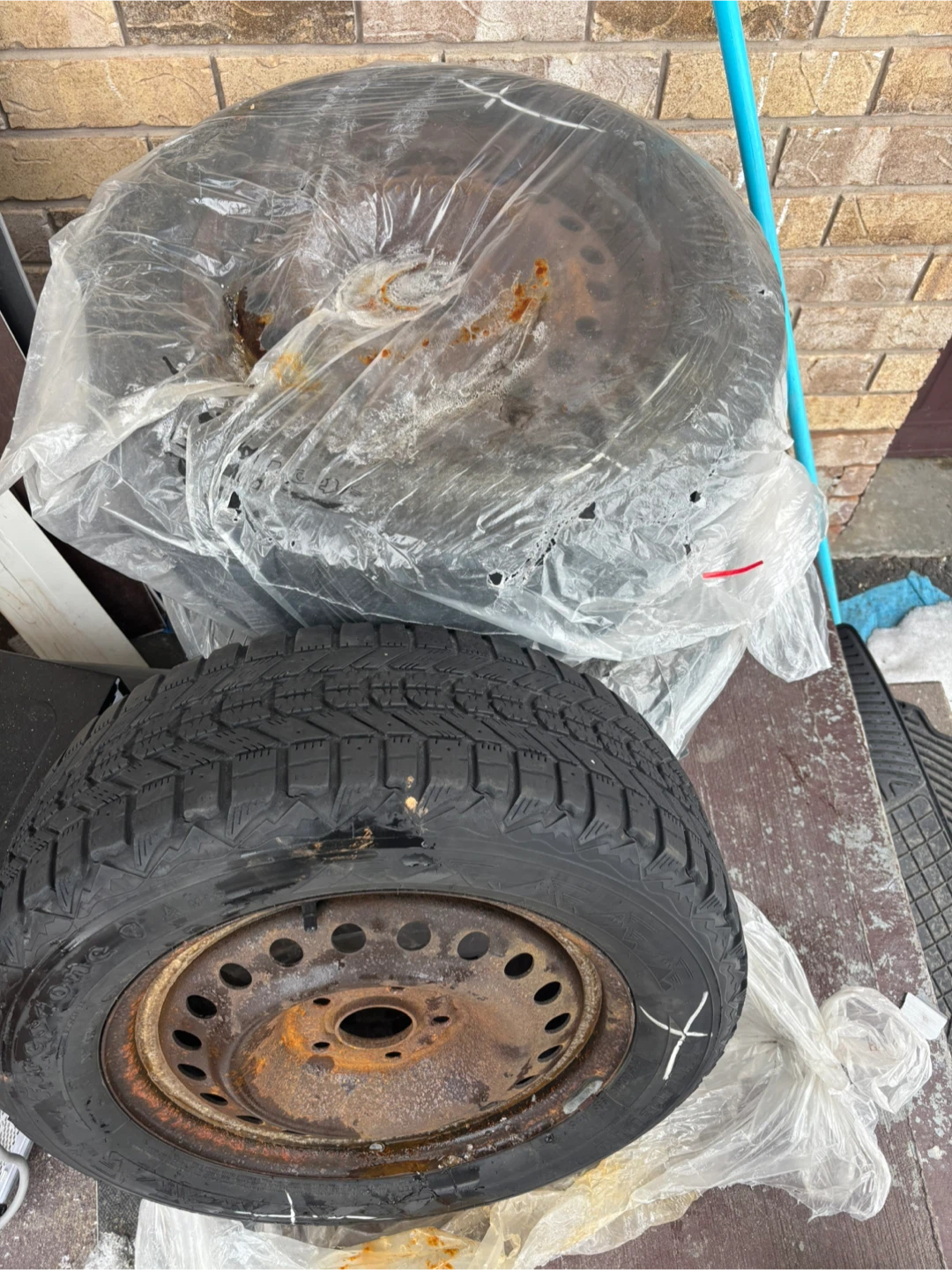 Firestone Snow Tire 215/60R16 - photo 3