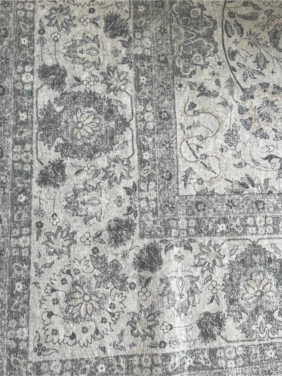 Floral Medallion Area Rug - photo 2