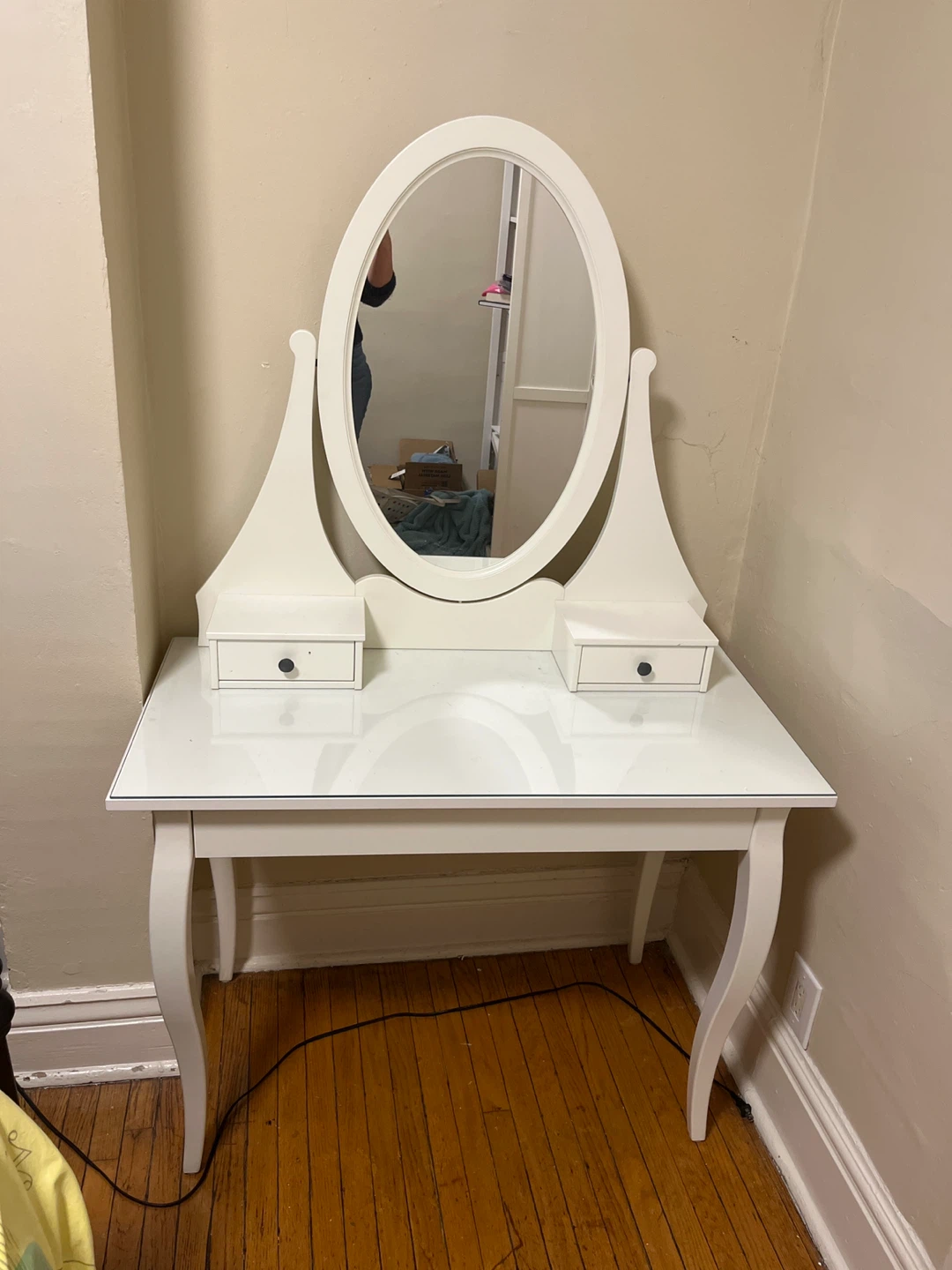 White Vanity Table with Oval Mirror - photo 2