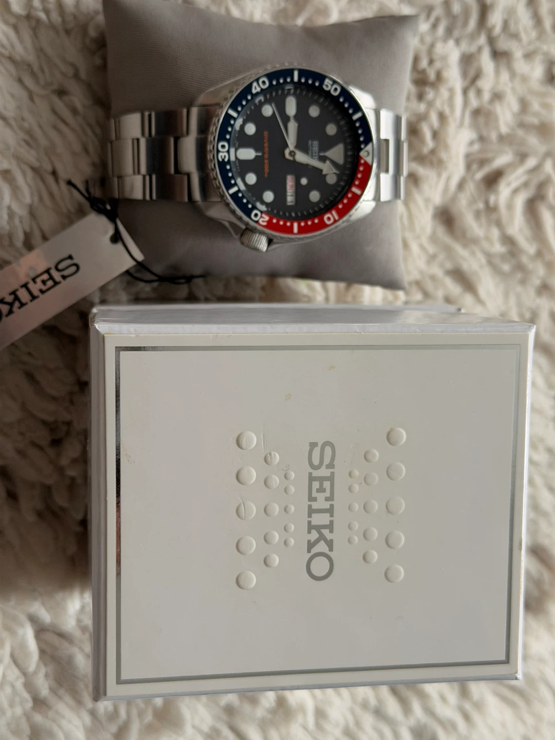 Seiko SKX009K Dive Watch - photo 2