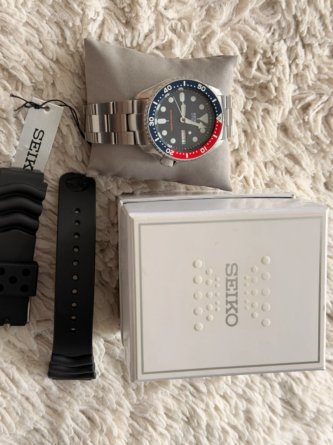 Seiko SKX009K Dive Watch - photo 4