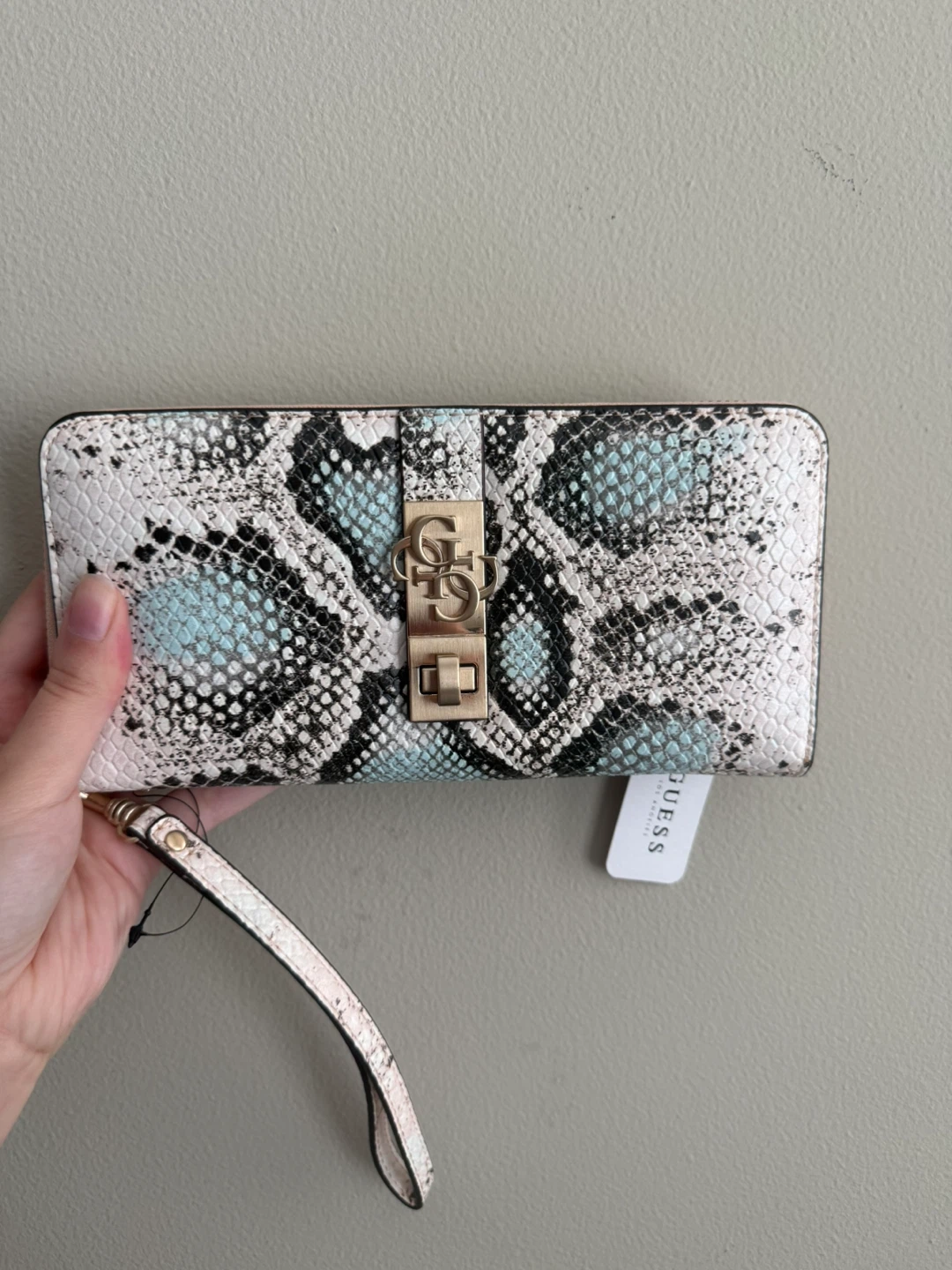 🧡 NWT Guess Snake Print Wallet