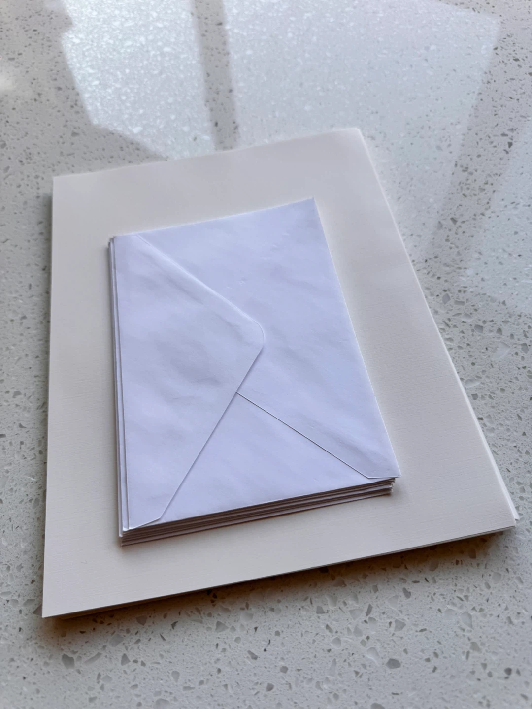 ❤️Set of cream paper and white envelopes