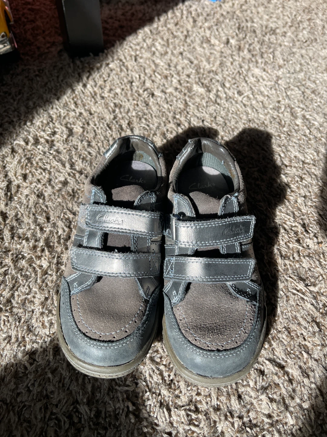 Clarks Kids Shoes Size 10.5 Toddler Silver Velcro Sneakers