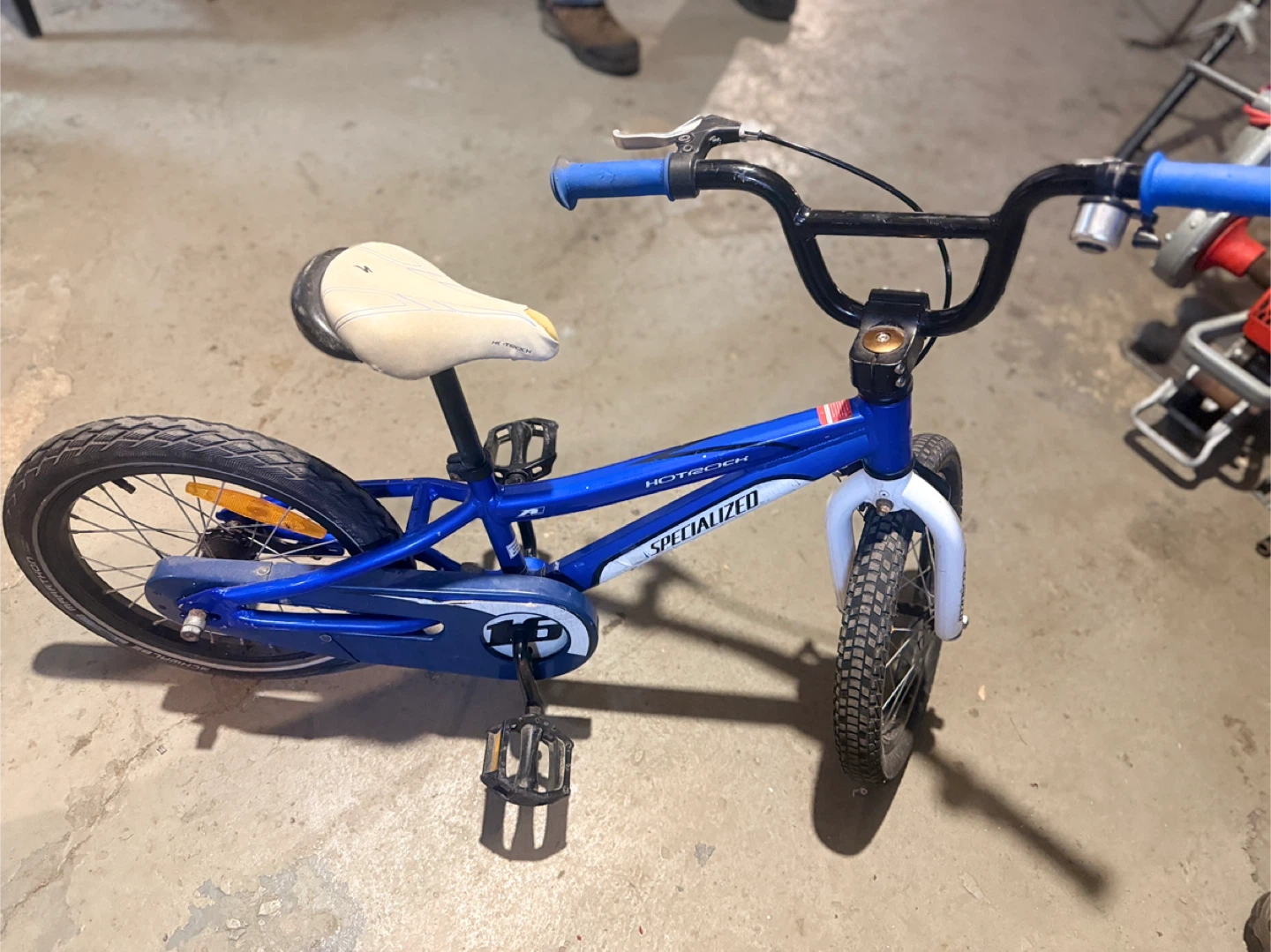 Specialized Hotrock 16" Kids Bike - photo 3