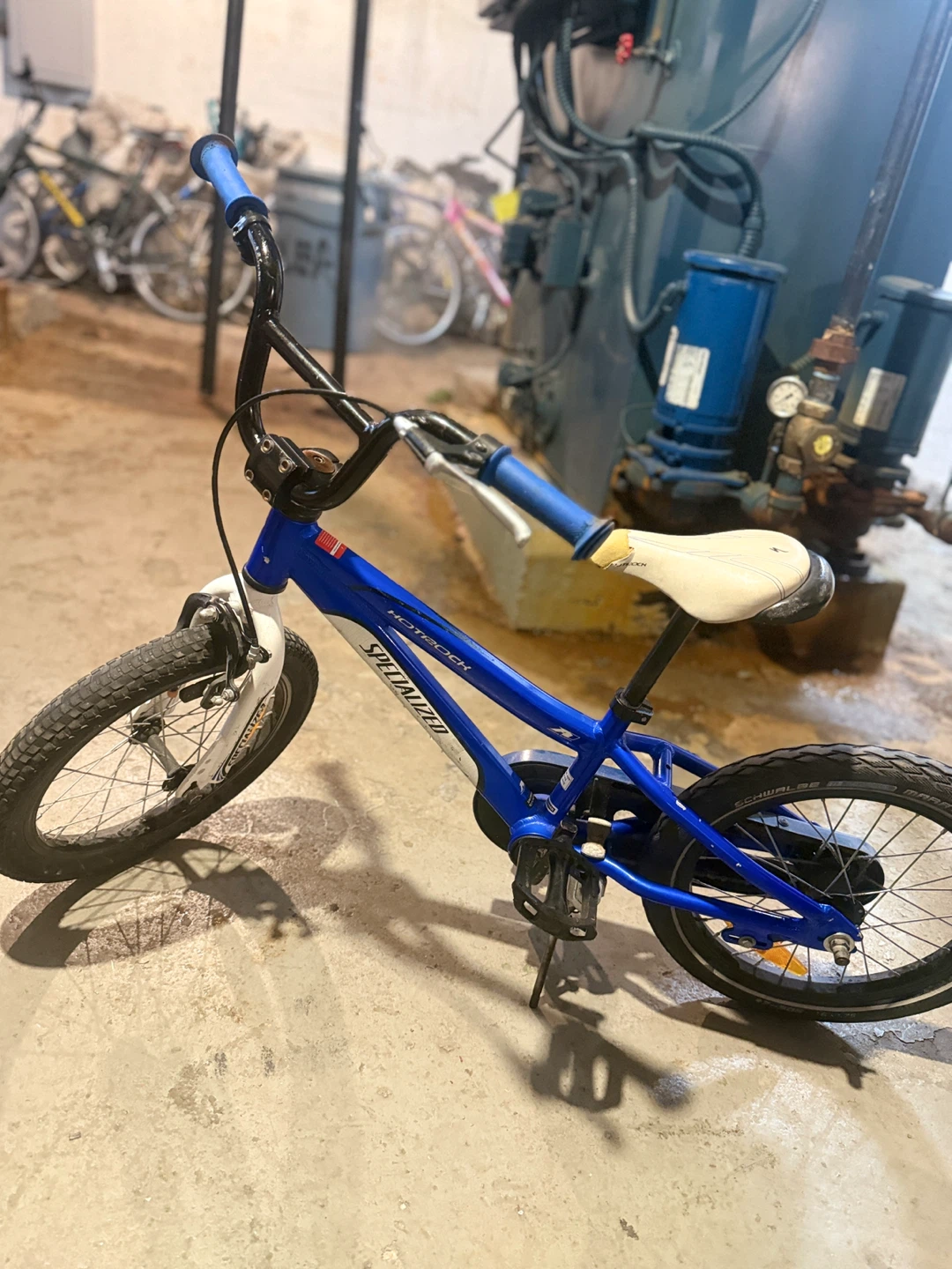 Specialized Hotrock 16" Kids Bike