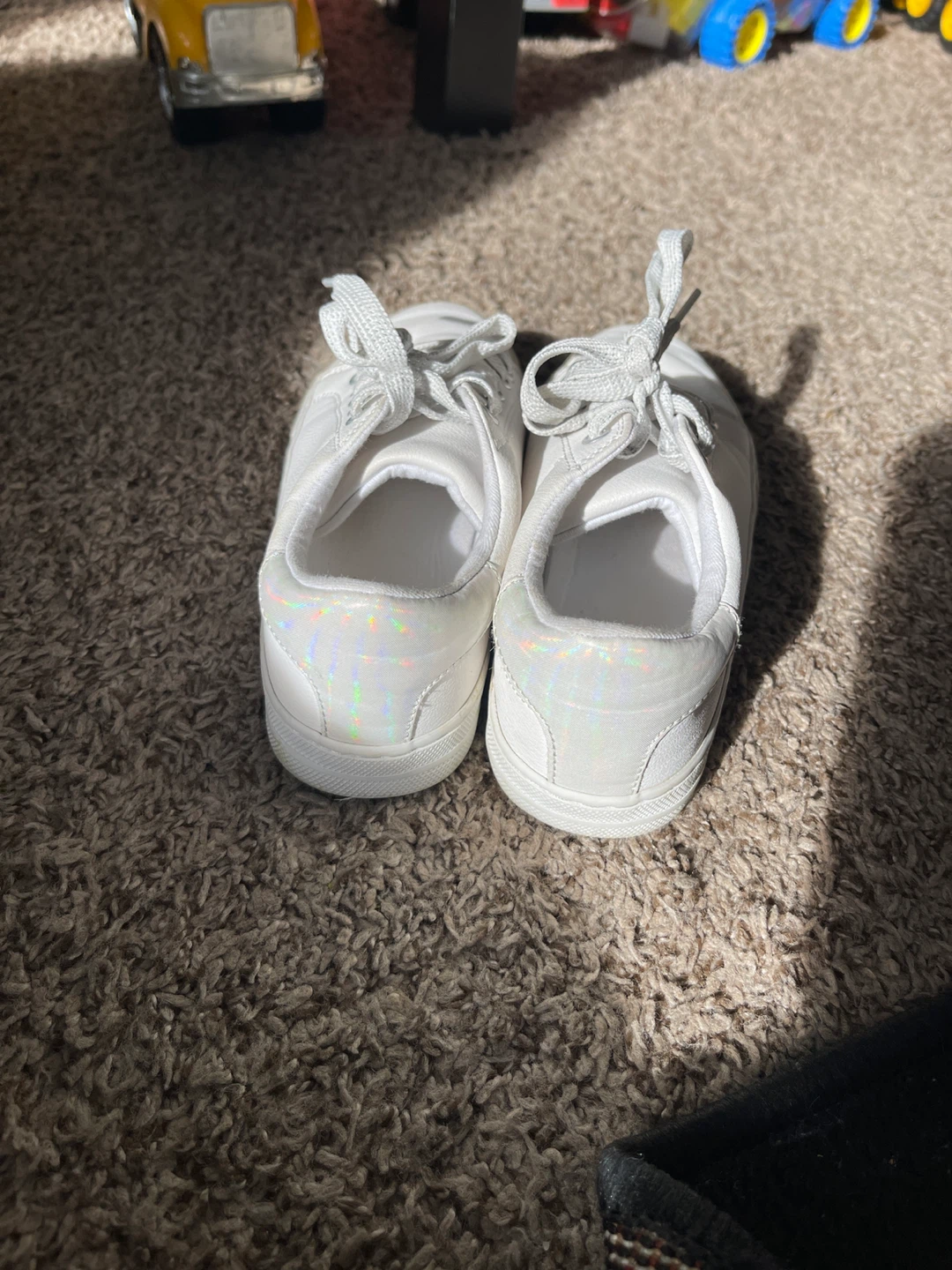 The Children's Place White Sneakers Size 2 - photo 2