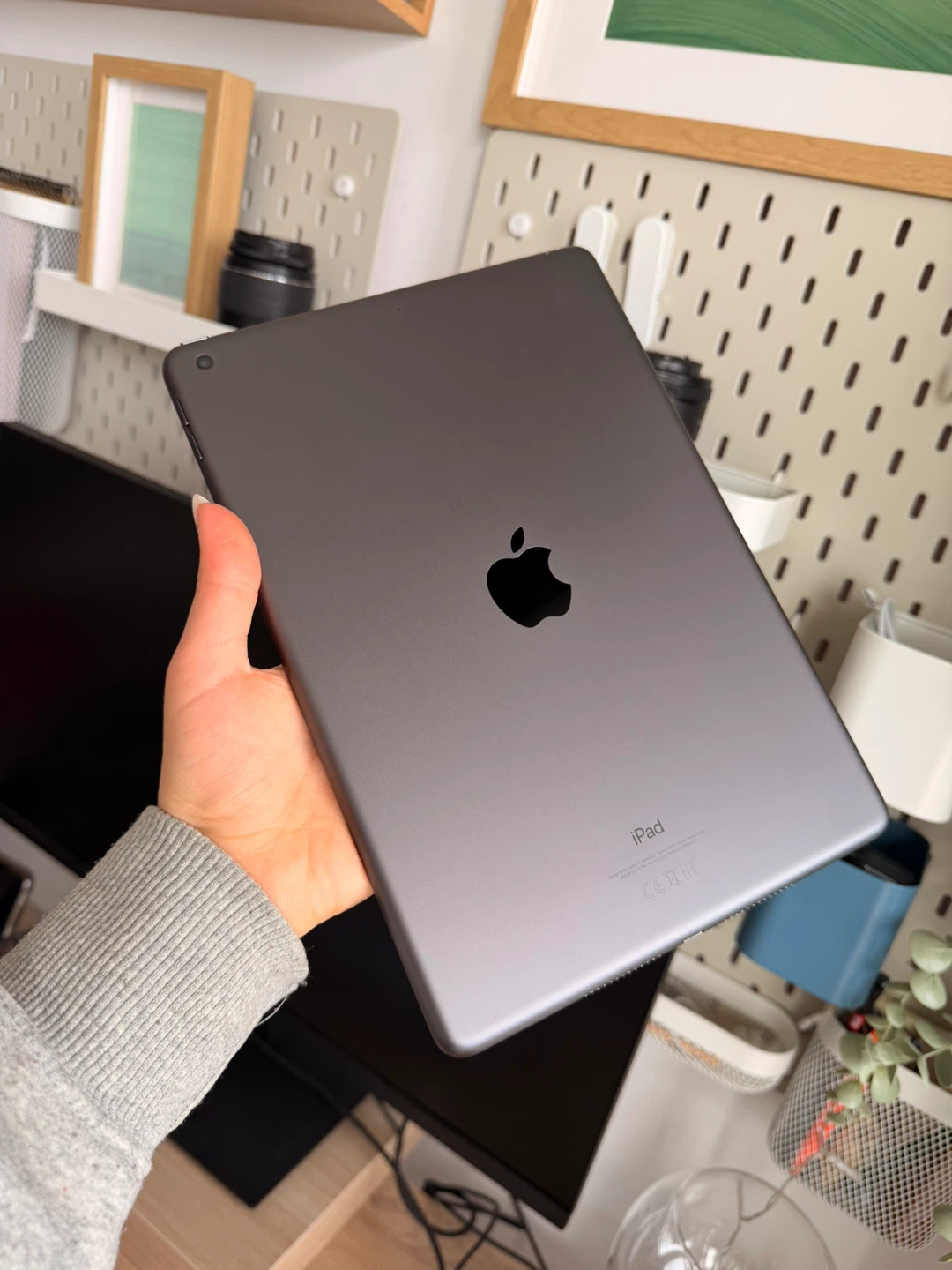 iPad (9th Generation) + Apple Pencil – Like New ✨ - photo 3