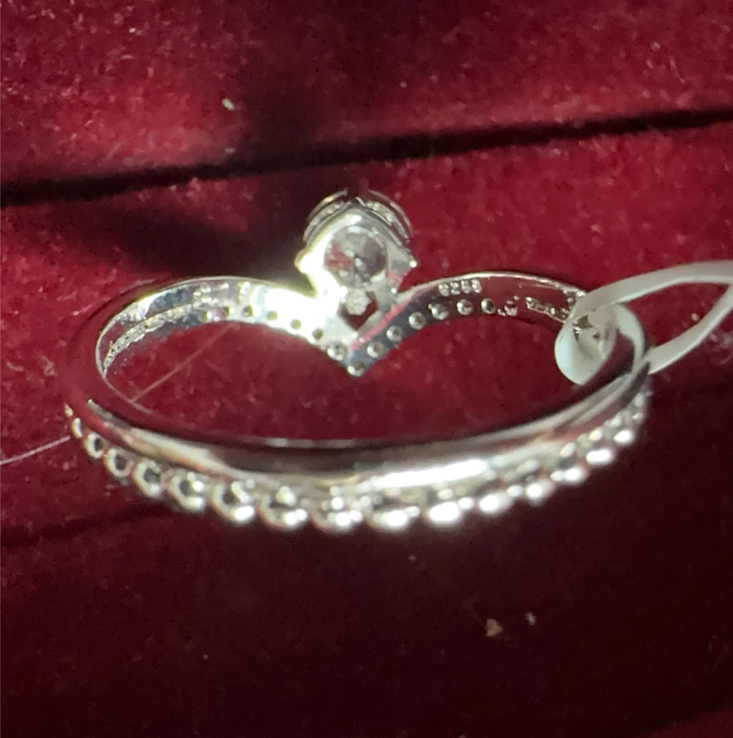 Size 7 V-Shape s925 Ring with Clear Stones - photo 3