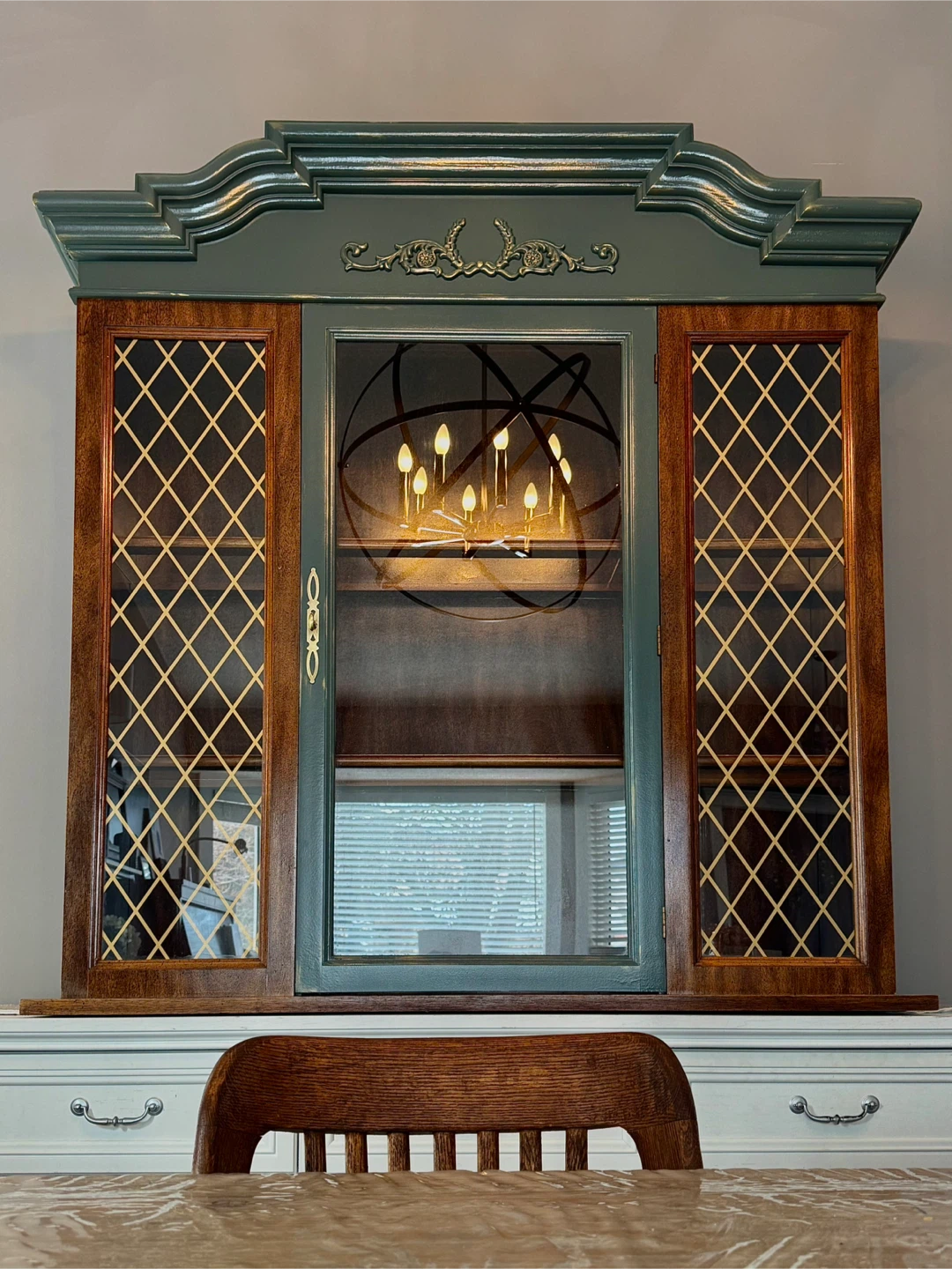China/Display Cabinet with Glass Doors